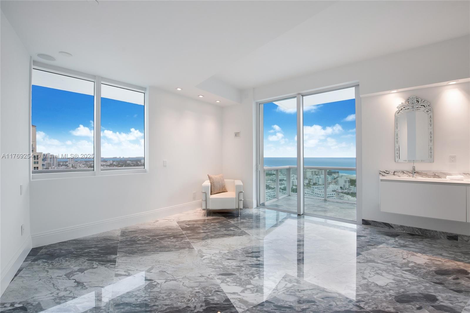 1000 S Pointe Dr #PH-2804, Miami Beach, Florida image 7