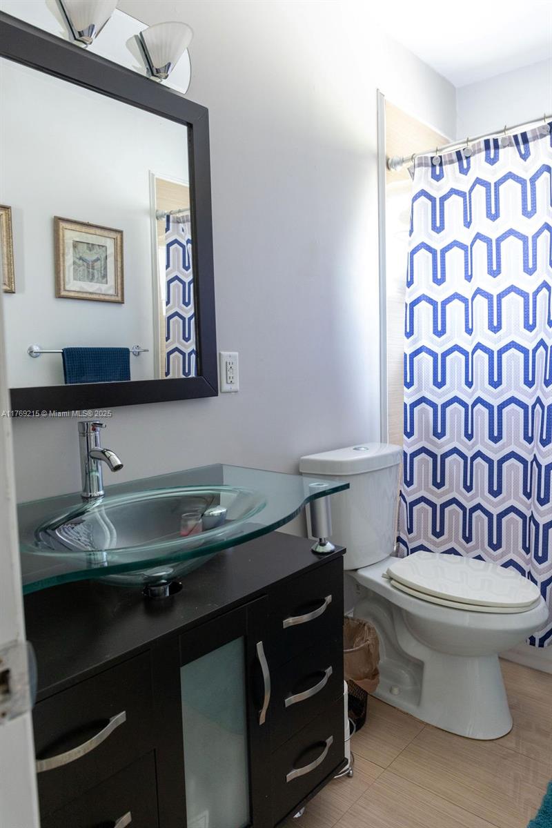 2703 Madison St, Hollywood, Florida image 12