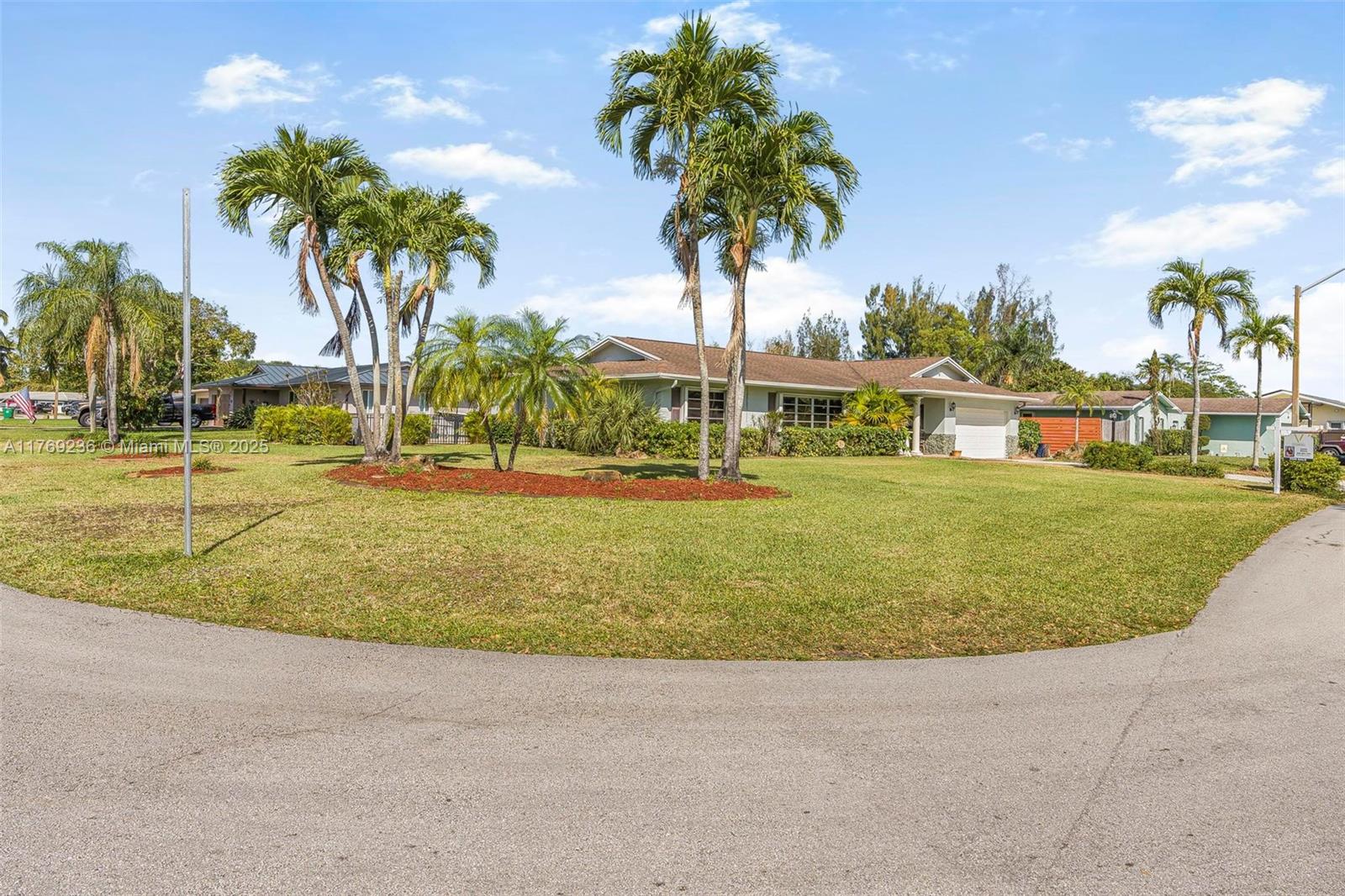 2525 SW 86th Ave, Davie, Florida image 3