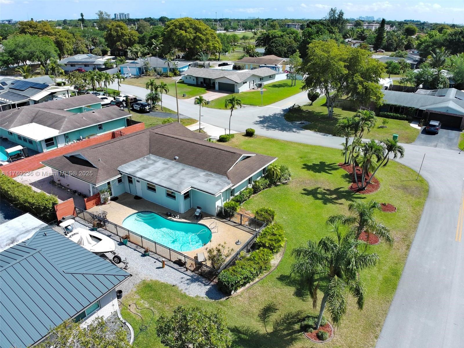 2525 SW 86th Ave, Davie, Florida image 44
