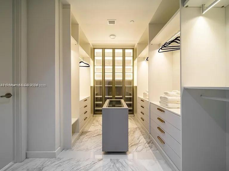 851 NE 1st Ave #4811, Miami FL 33132