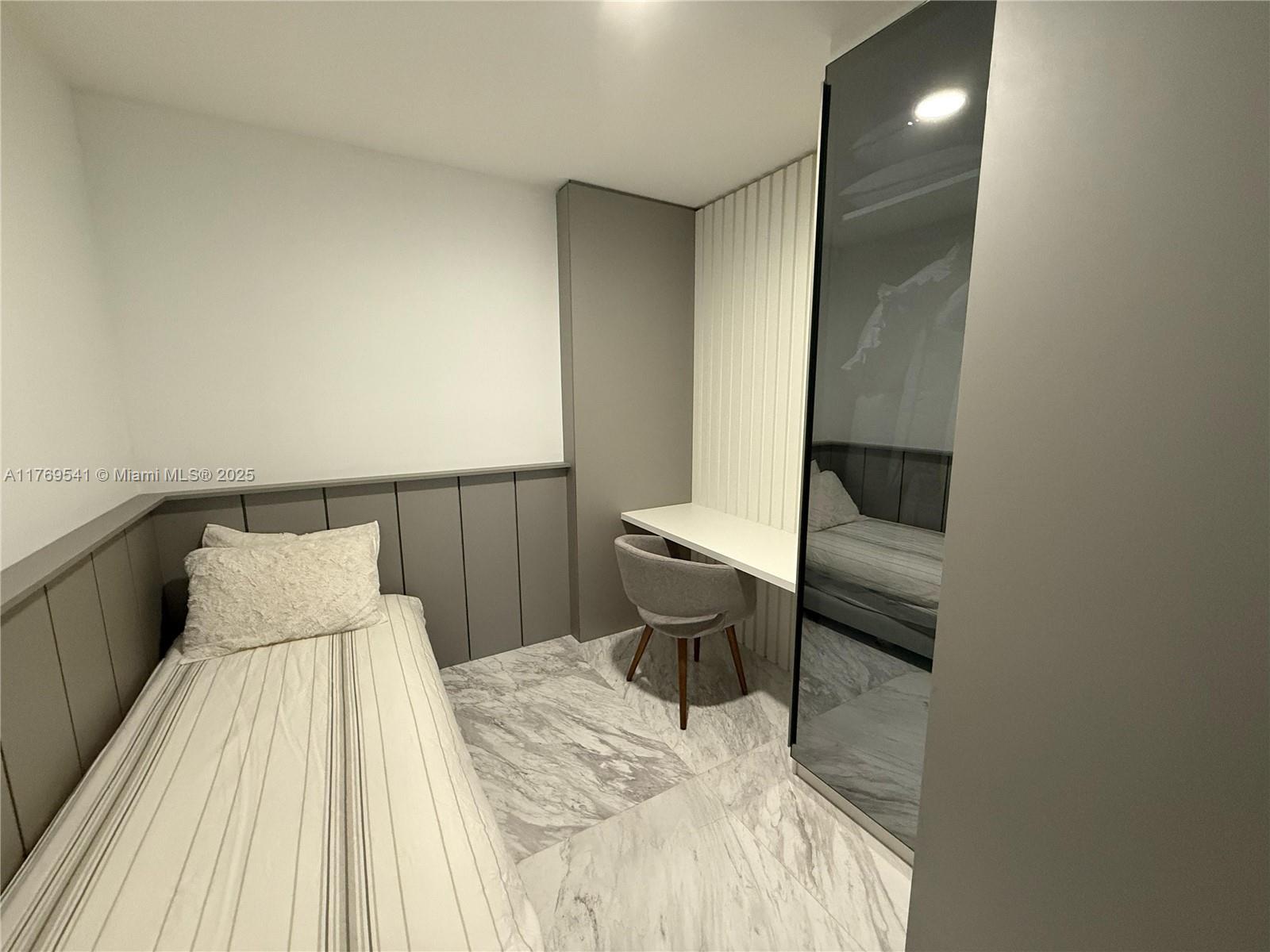 851 NE 1st Ave #4811, Miami FL 33132