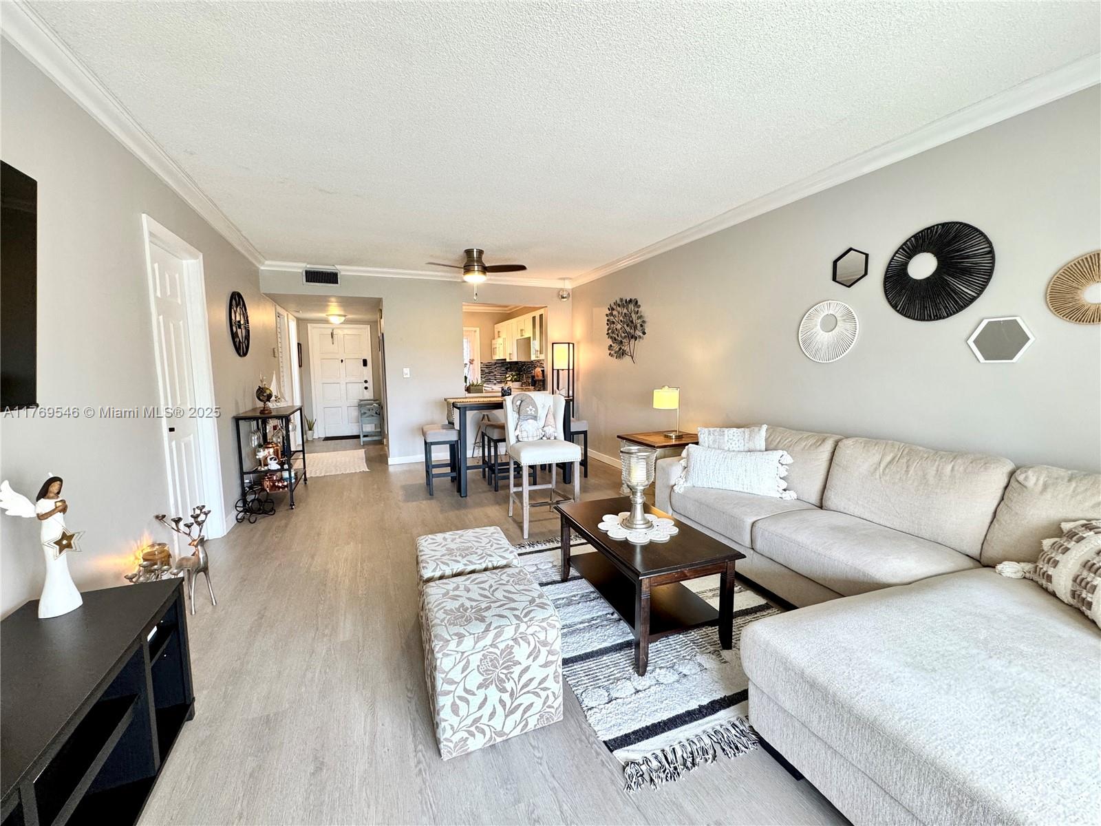 Residential, Hollywood, Florida image 2