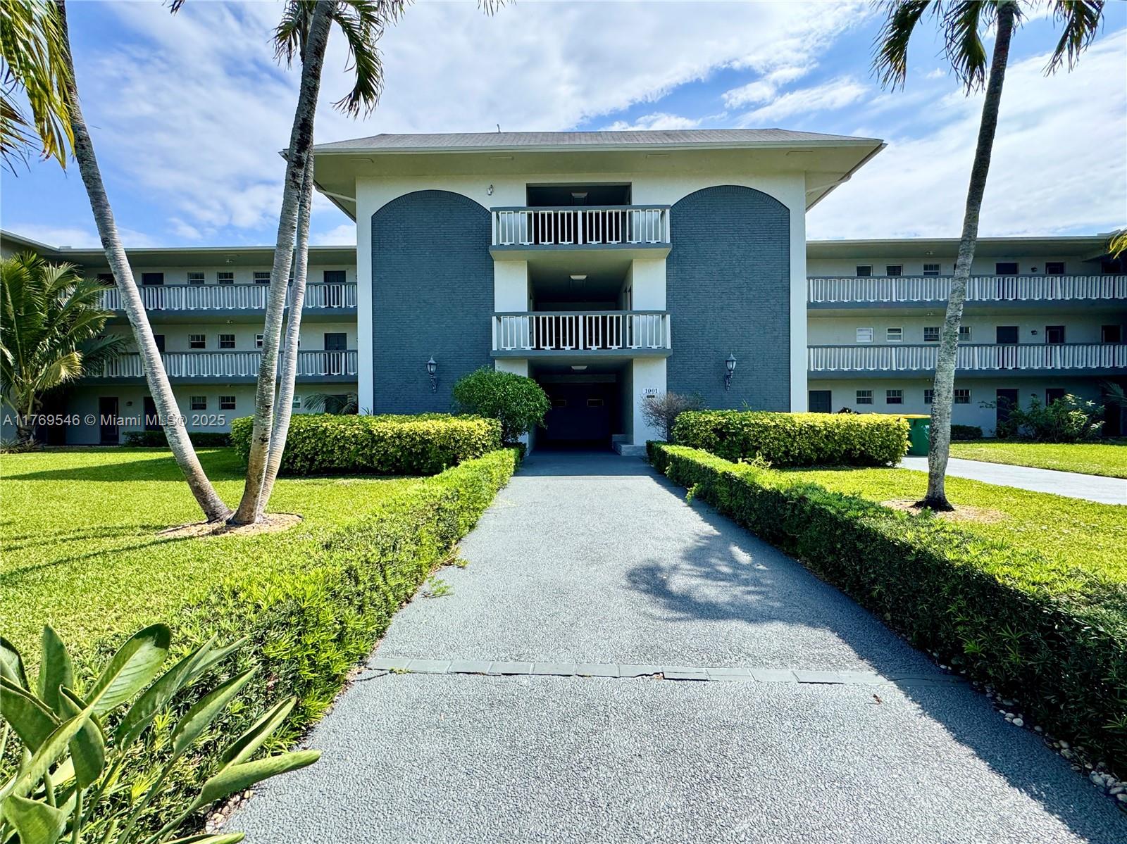 Residential, Hollywood, Florida image 25