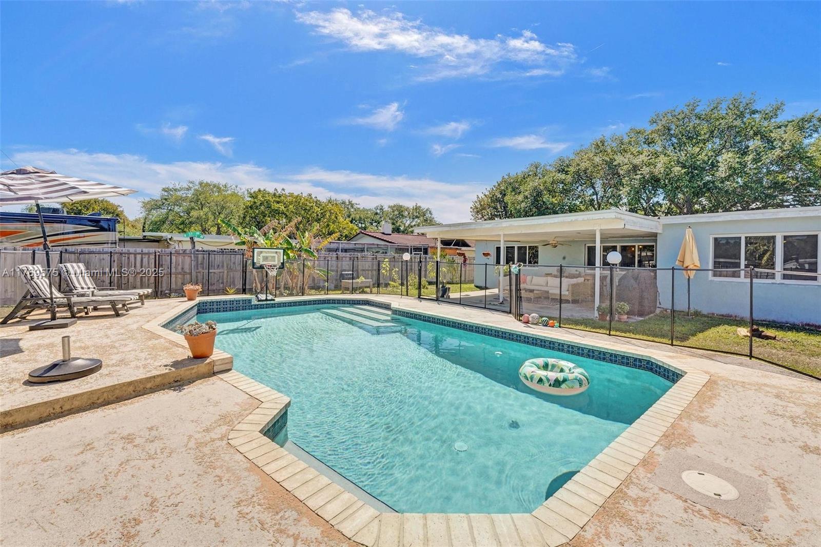 3407 N Longfellow Cir, Hollywood, Florida image 33