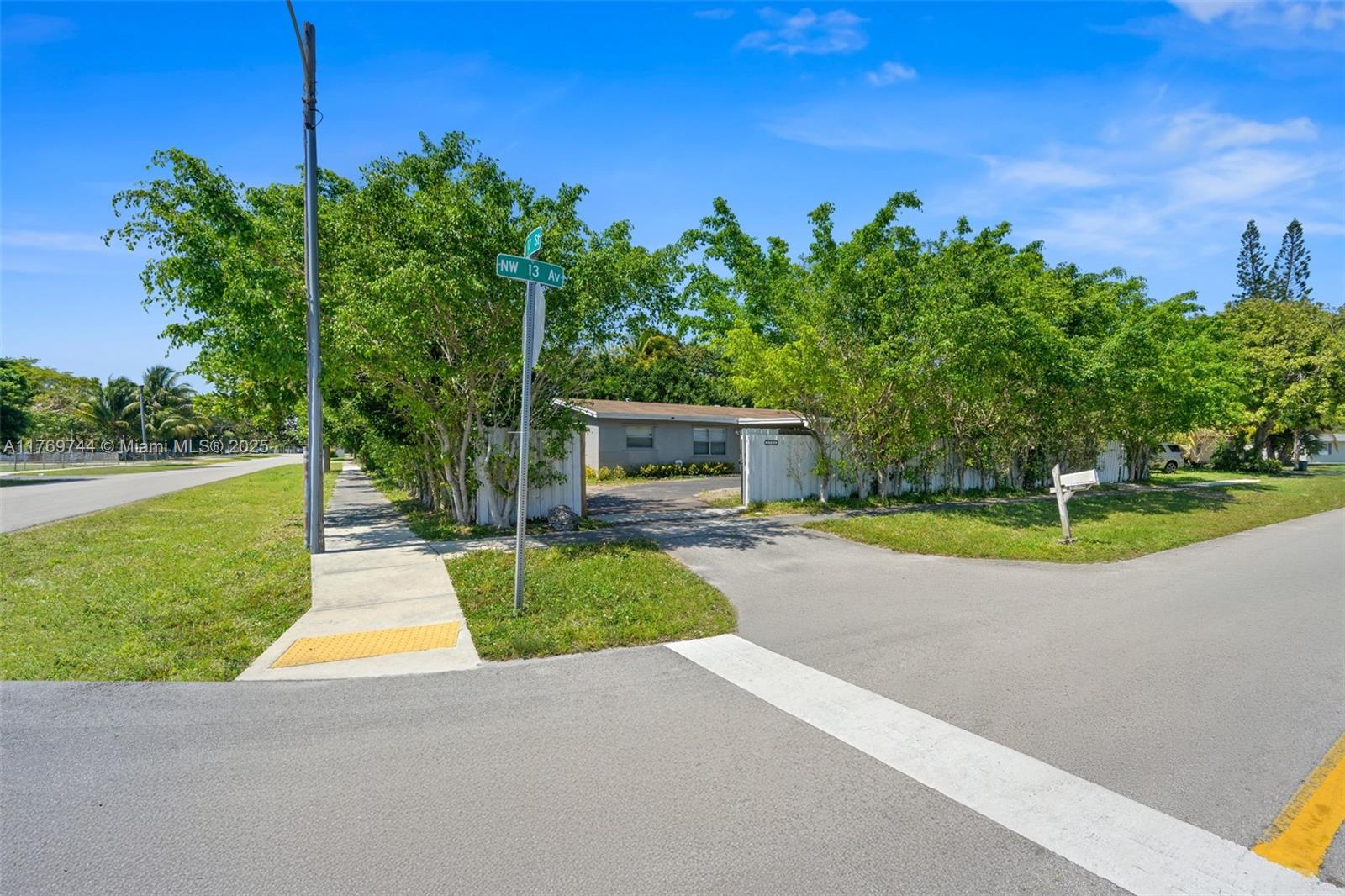 1701 NW 13th Avenue, Fort Lauderdale, Florida image 37