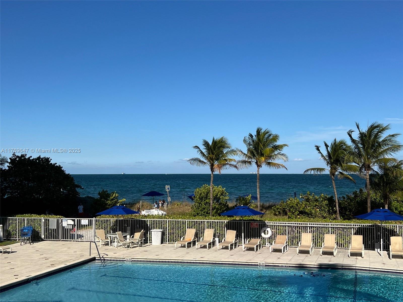 600 Grapetree Dr #3GN, Key Biscayne FL 33149