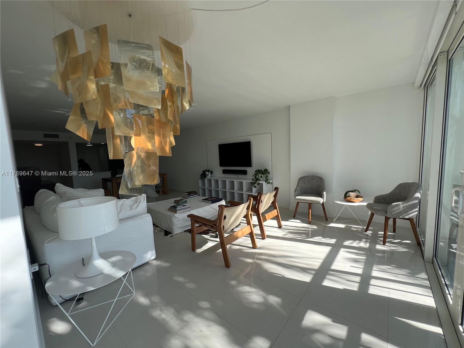 600 Grapetree Dr #3GN, Key Biscayne FL 33149