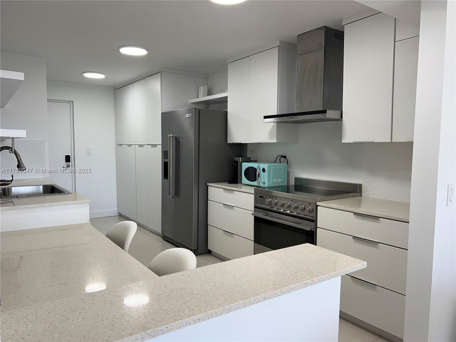600 Grapetree Dr #3GN, Key Biscayne FL 33149