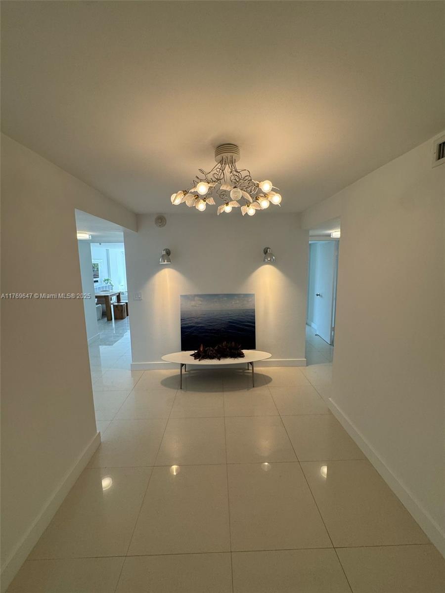 600 Grapetree Dr #3GN, Key Biscayne FL 33149