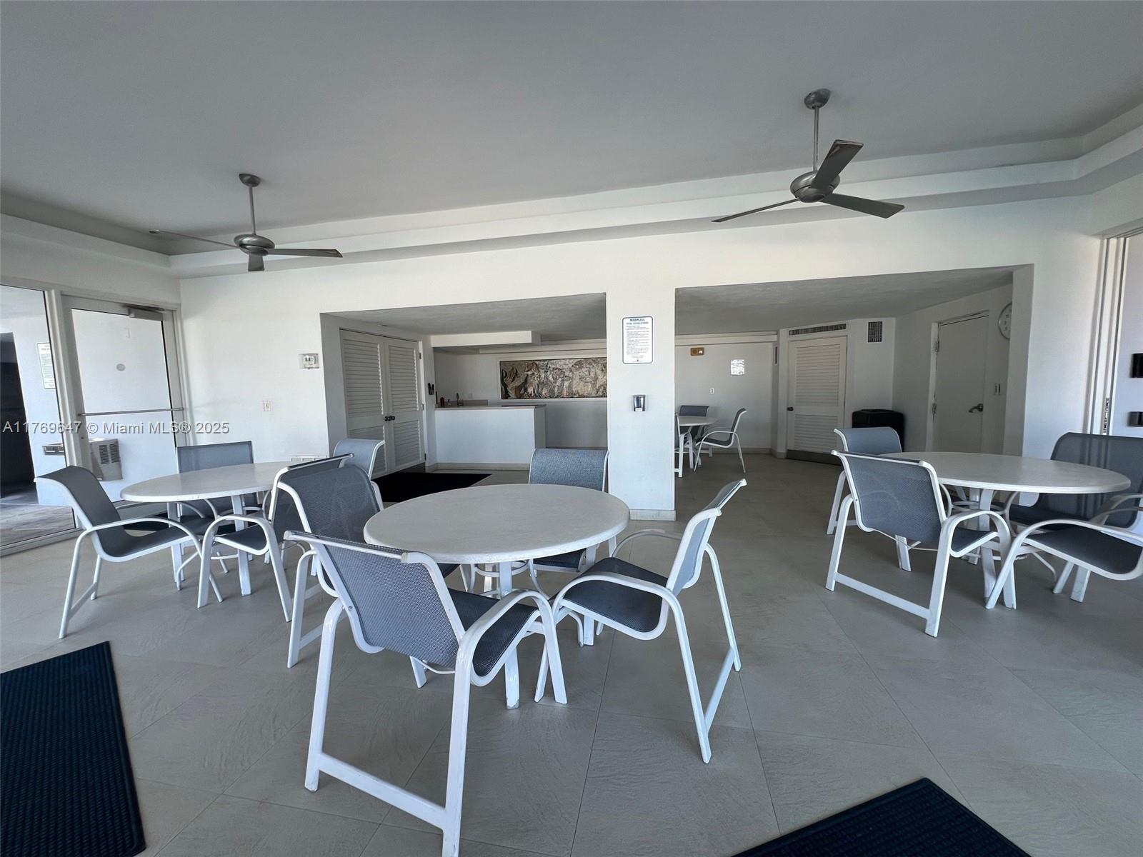 600 Grapetree Dr #3GN, Key Biscayne FL 33149