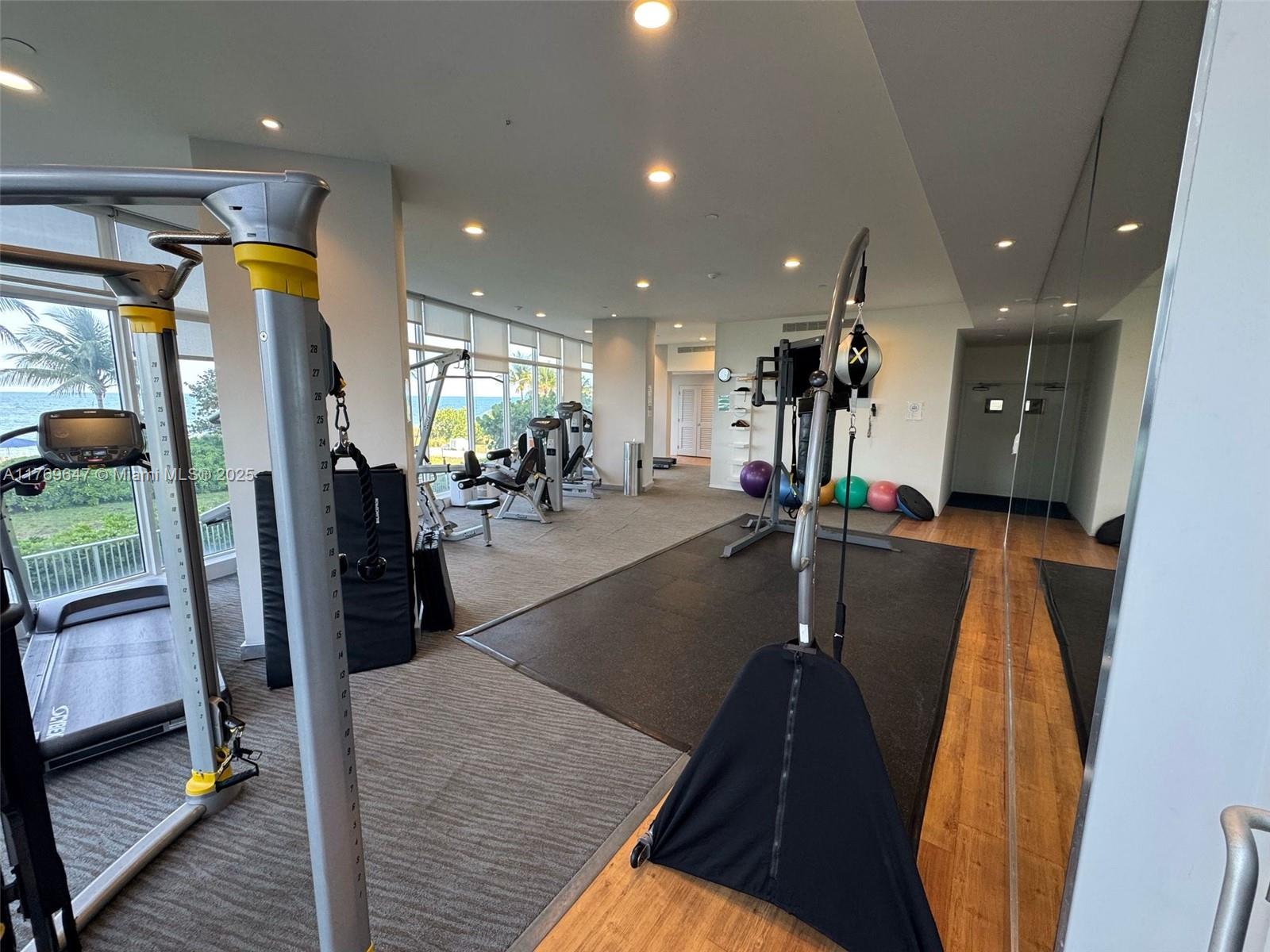 600 Grapetree Dr #3GN, Key Biscayne FL 33149