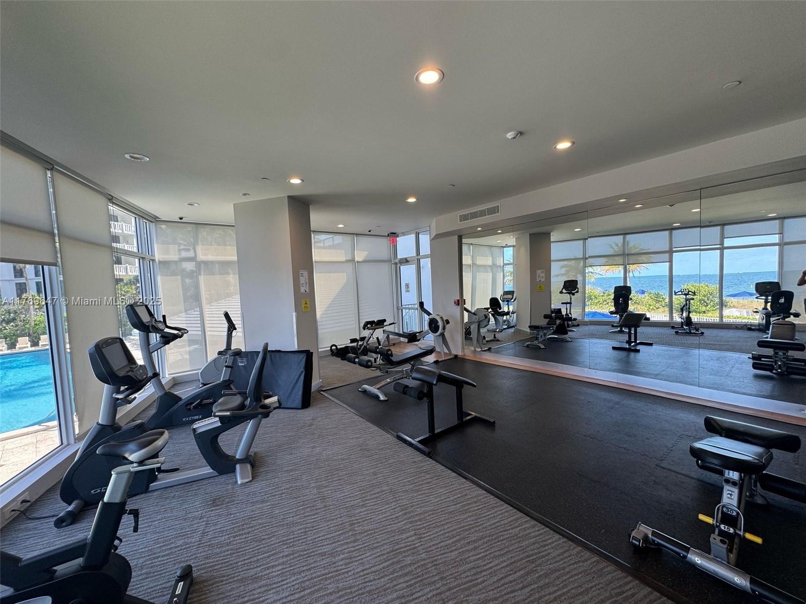600 Grapetree Dr #3GN, Key Biscayne FL 33149
