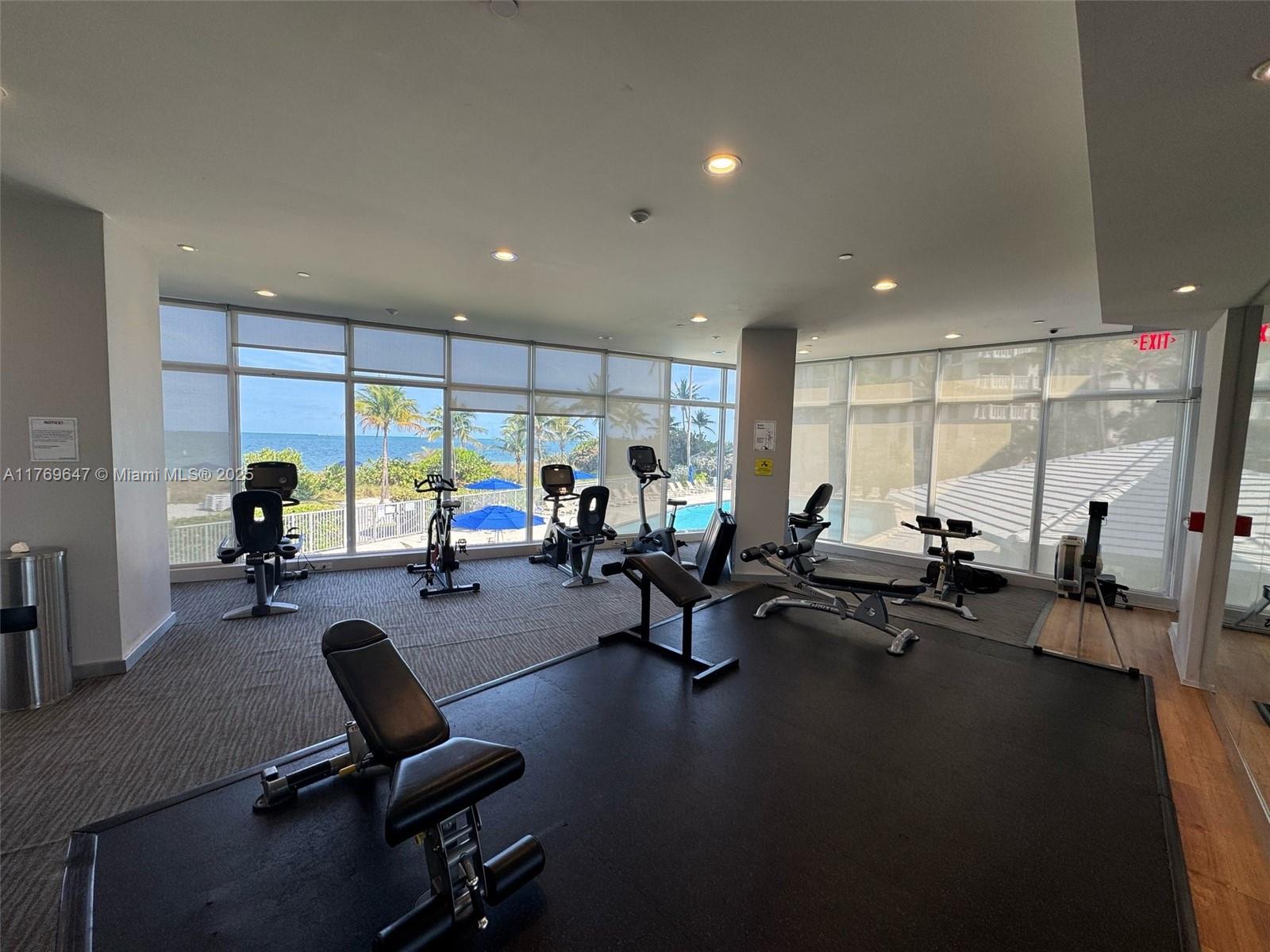 600 Grapetree Dr #3GN, Key Biscayne FL 33149