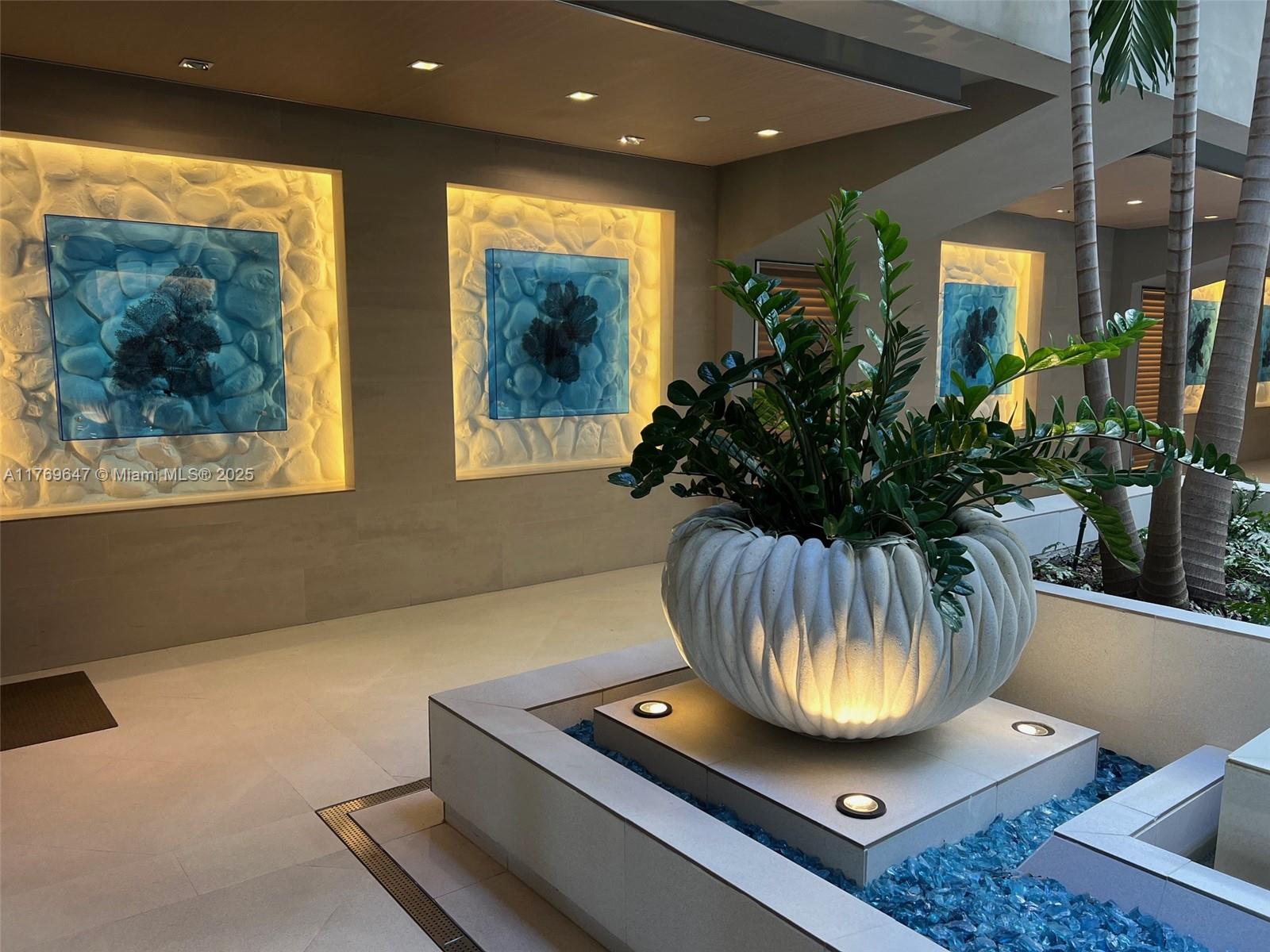 600 Grapetree Dr #3GN, Key Biscayne FL 33149
