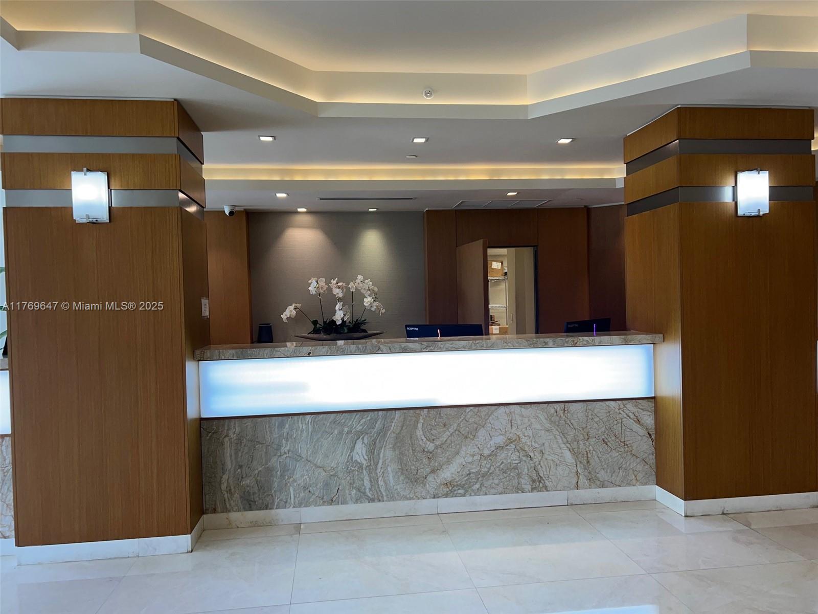 600 Grapetree Dr #3GN, Key Biscayne FL 33149
