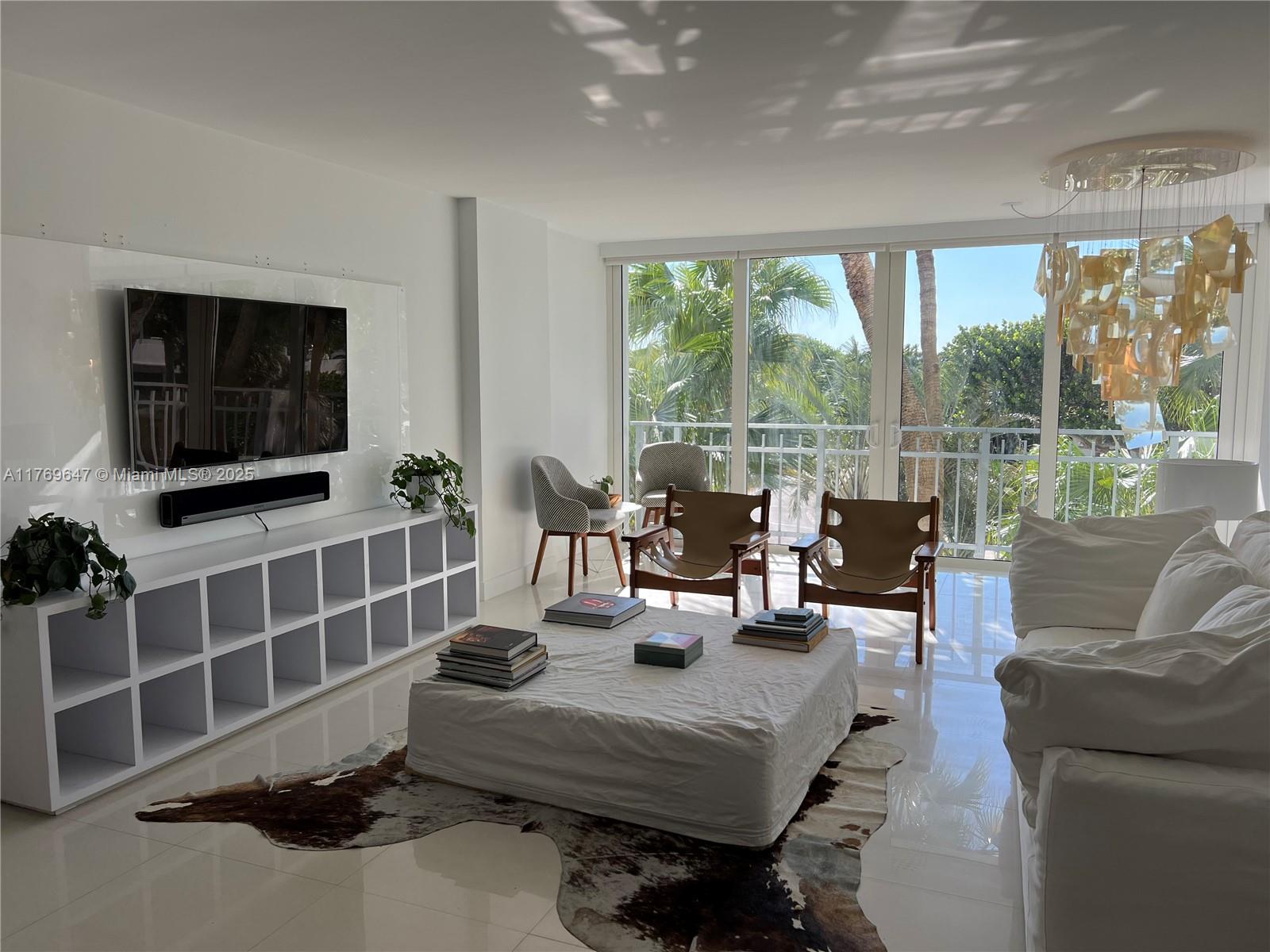 600 Grapetree Dr #3GN, Key Biscayne FL 33149