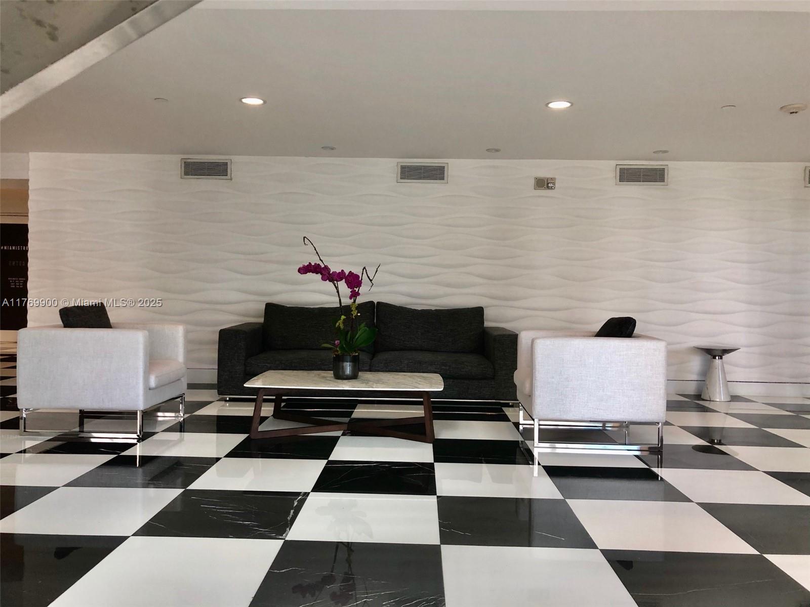 1800 N Bayshore Dr #915, Miami FL 33132