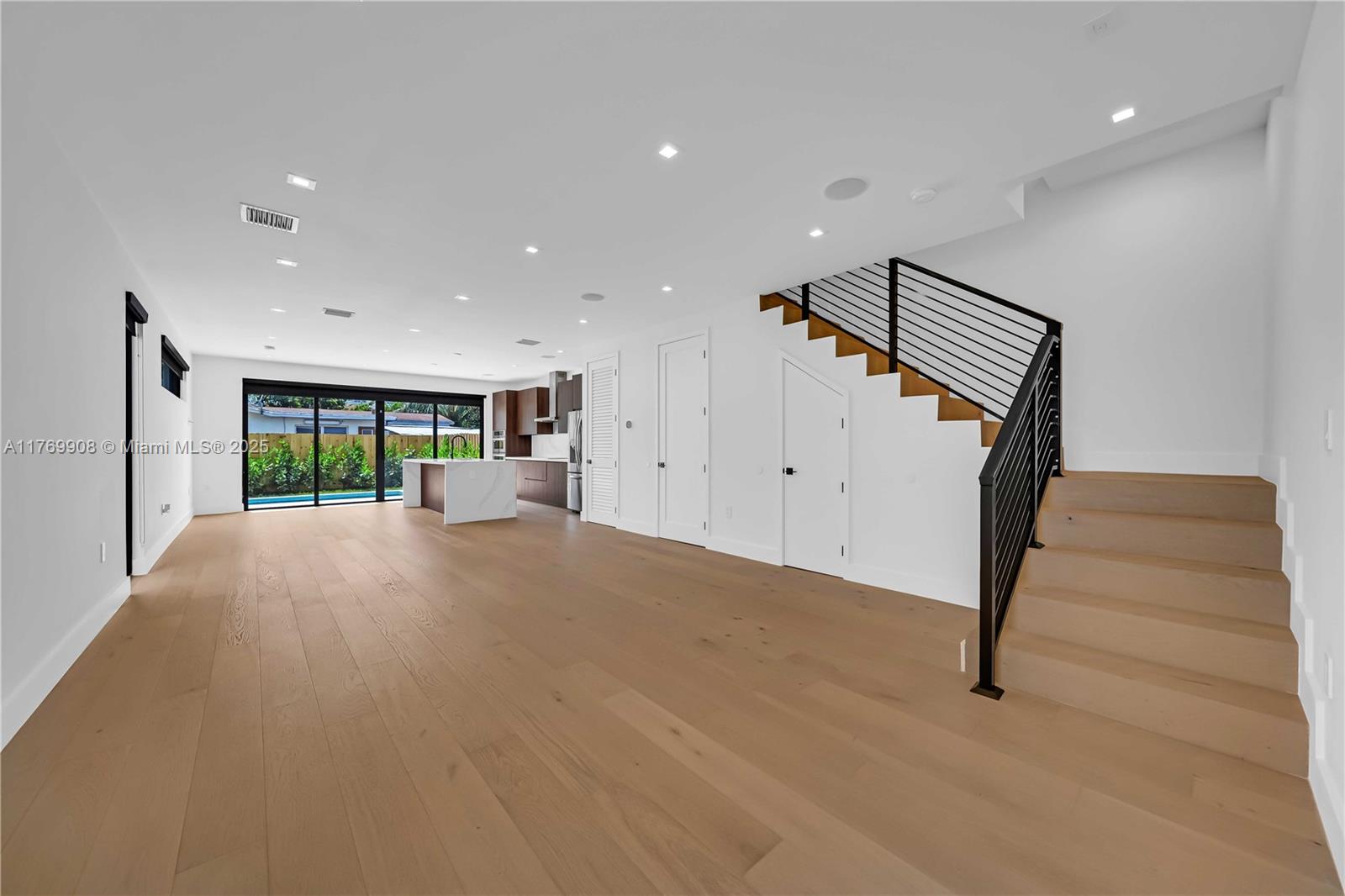 Listing Photo 18