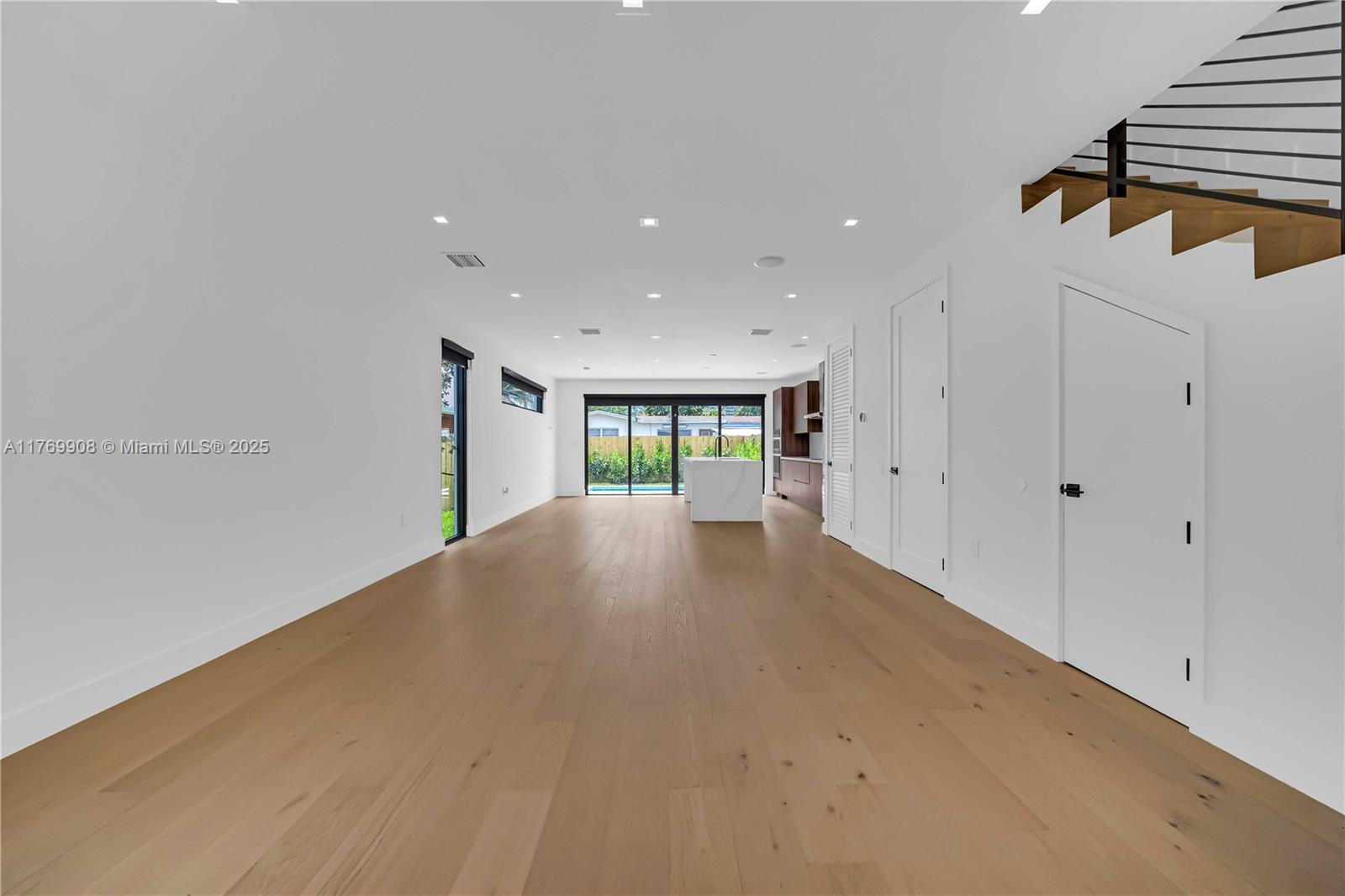 Listing Photo 19