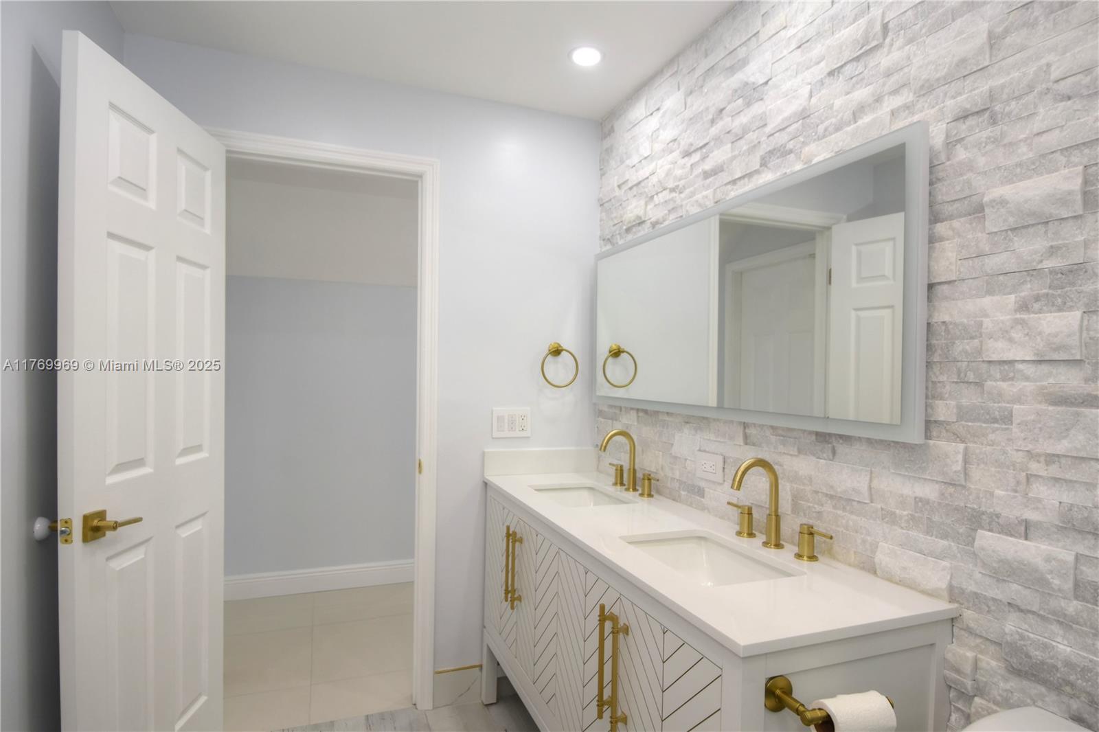 6450 Buena Vista Dr, Margate, Florida image 11