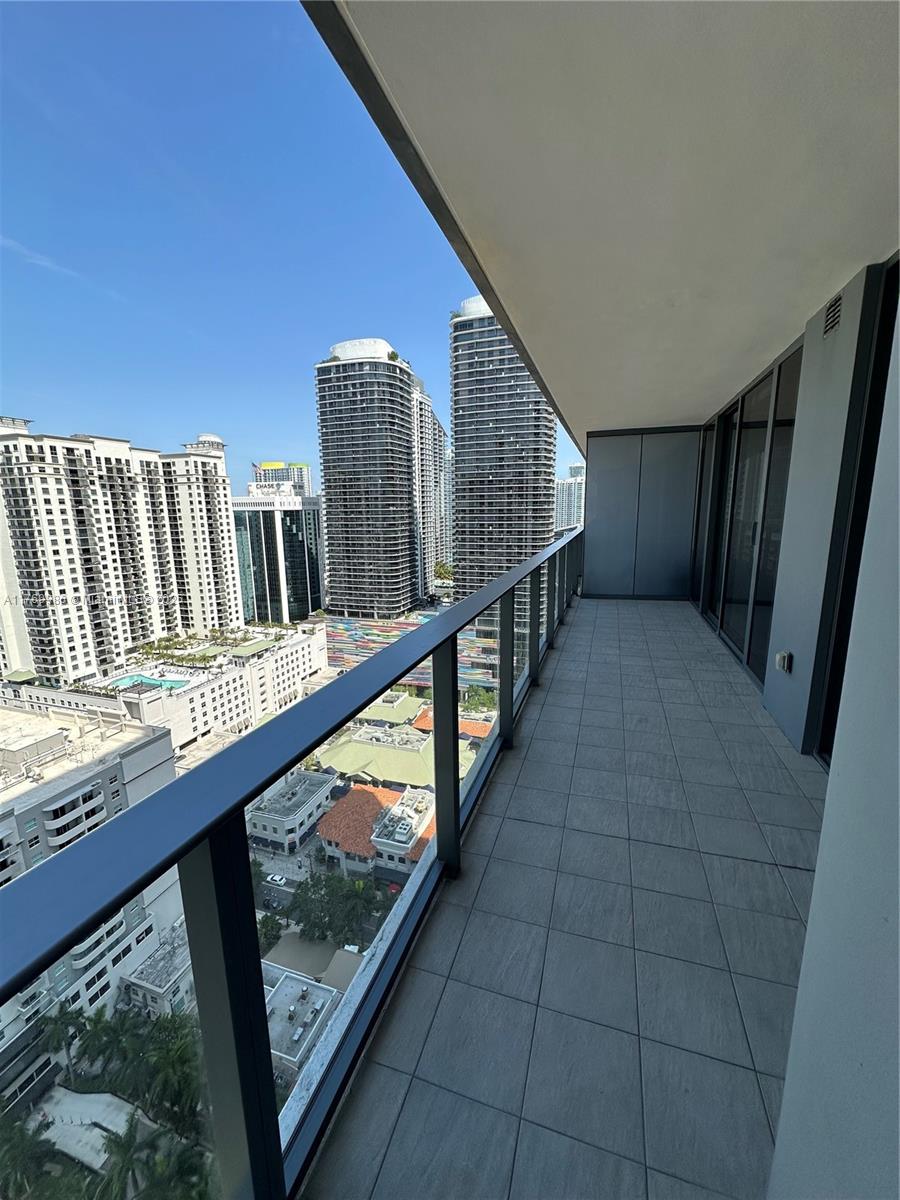 1000 Brickell Plz #2904, Miami FL 33131