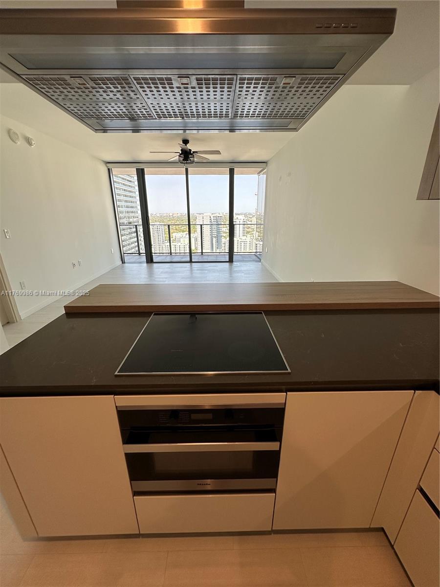 1000 Brickell Plz #2904, Miami FL 33131