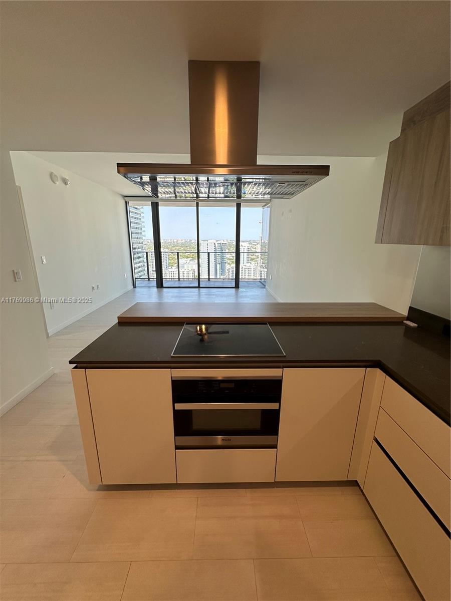 1000 Brickell Plz #2904, Miami FL 33131