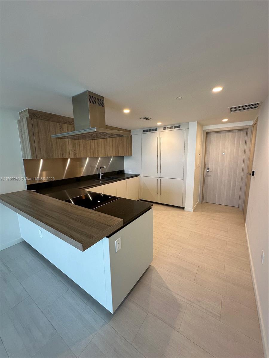 1000 Brickell Plz #2904, Miami FL 33131