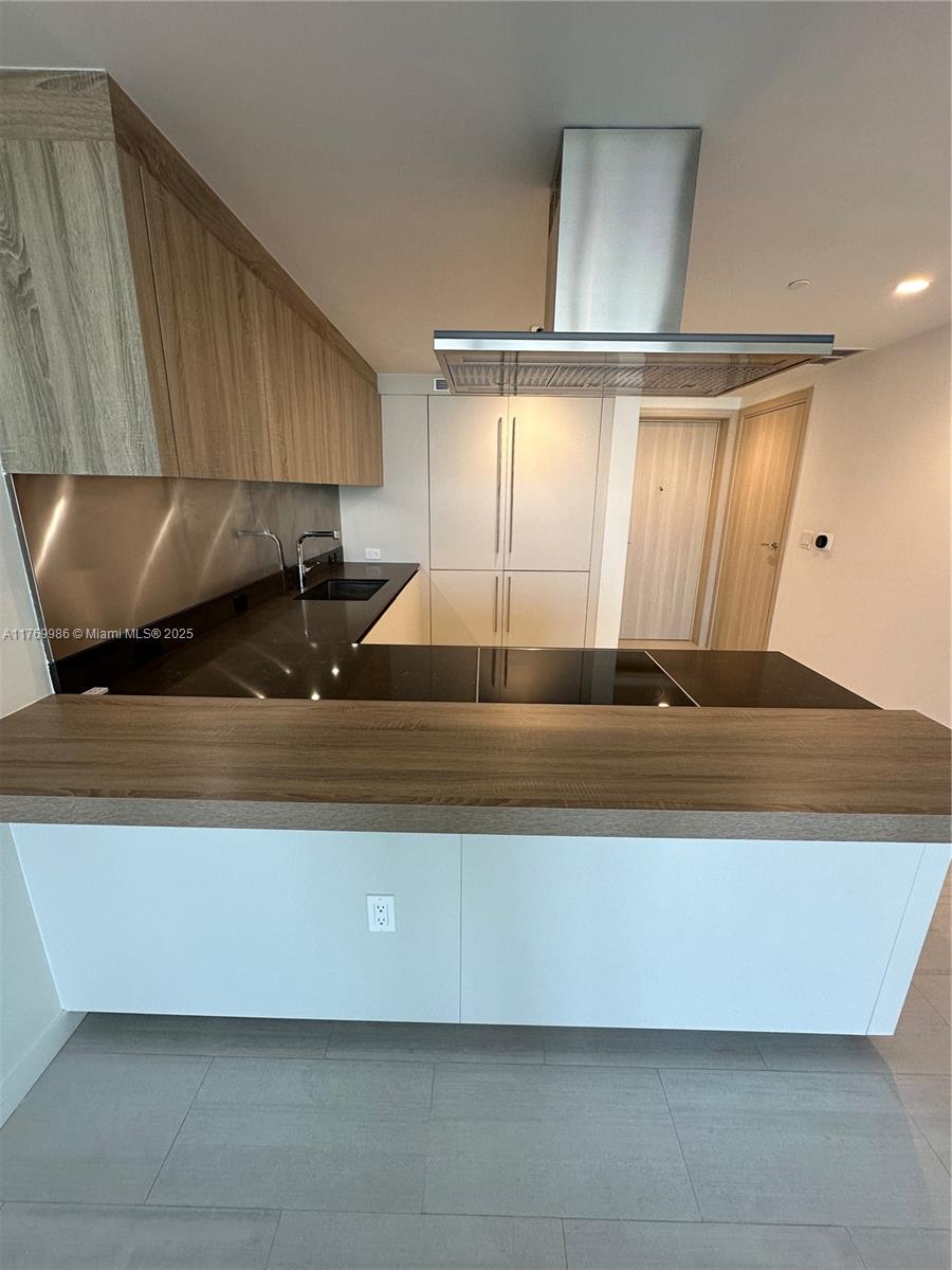 1000 Brickell Plz #2904, Miami FL 33131