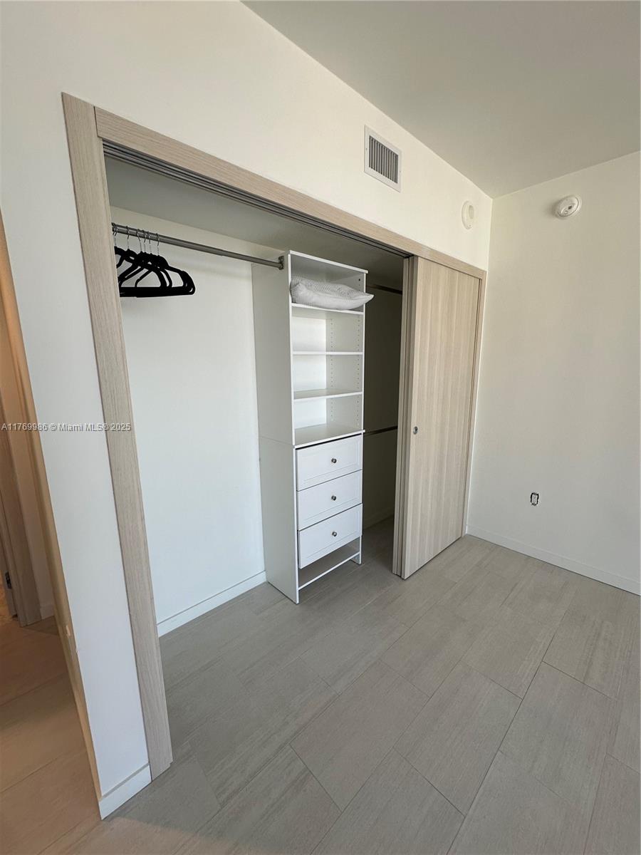 1000 Brickell Plz #2904, Miami FL 33131