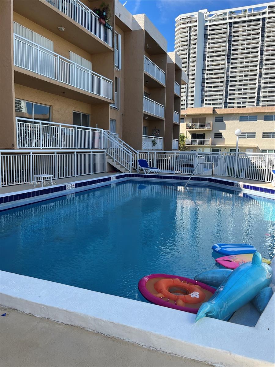 17051 NE 35th Ave #202, North Miami Beach, Florida image 13
