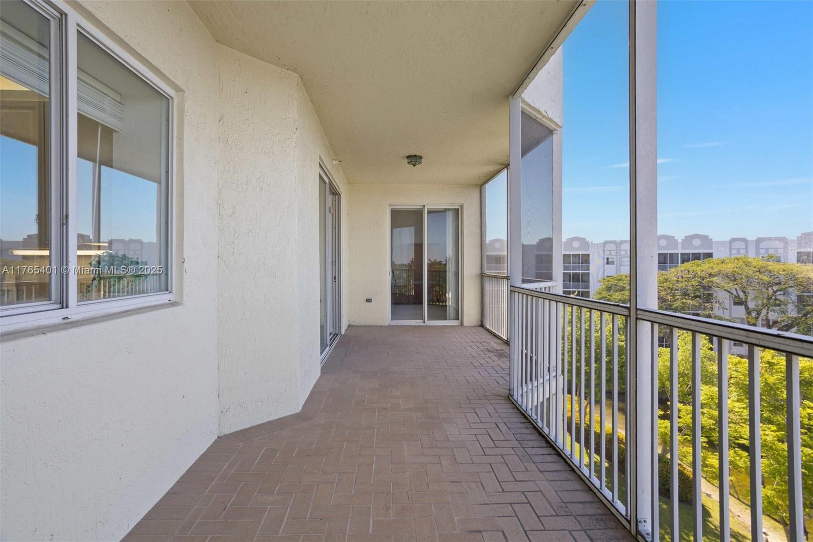 Listing Photo 9