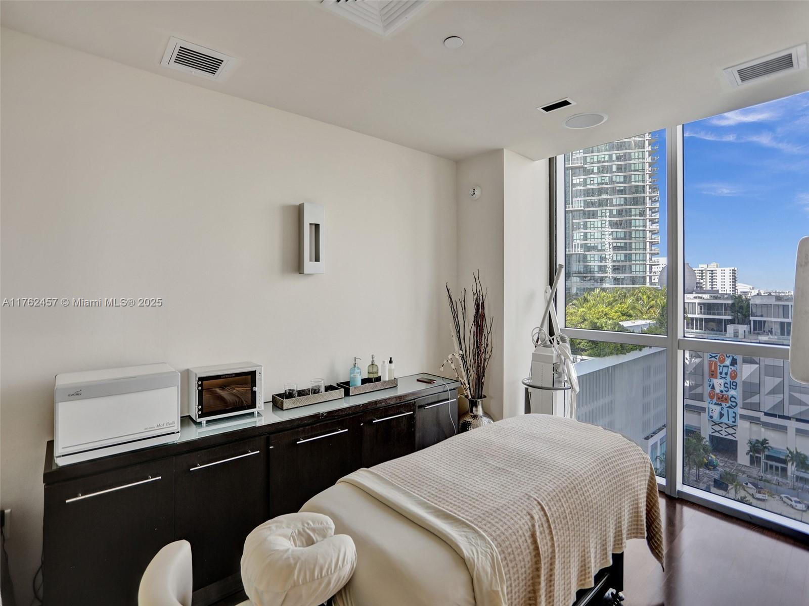 900 Biscayne Blvd #5510, Miami FL 33132