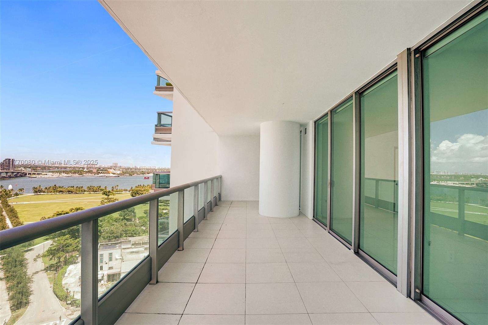 900 Biscayne Blvd #1808, Miami FL 33132