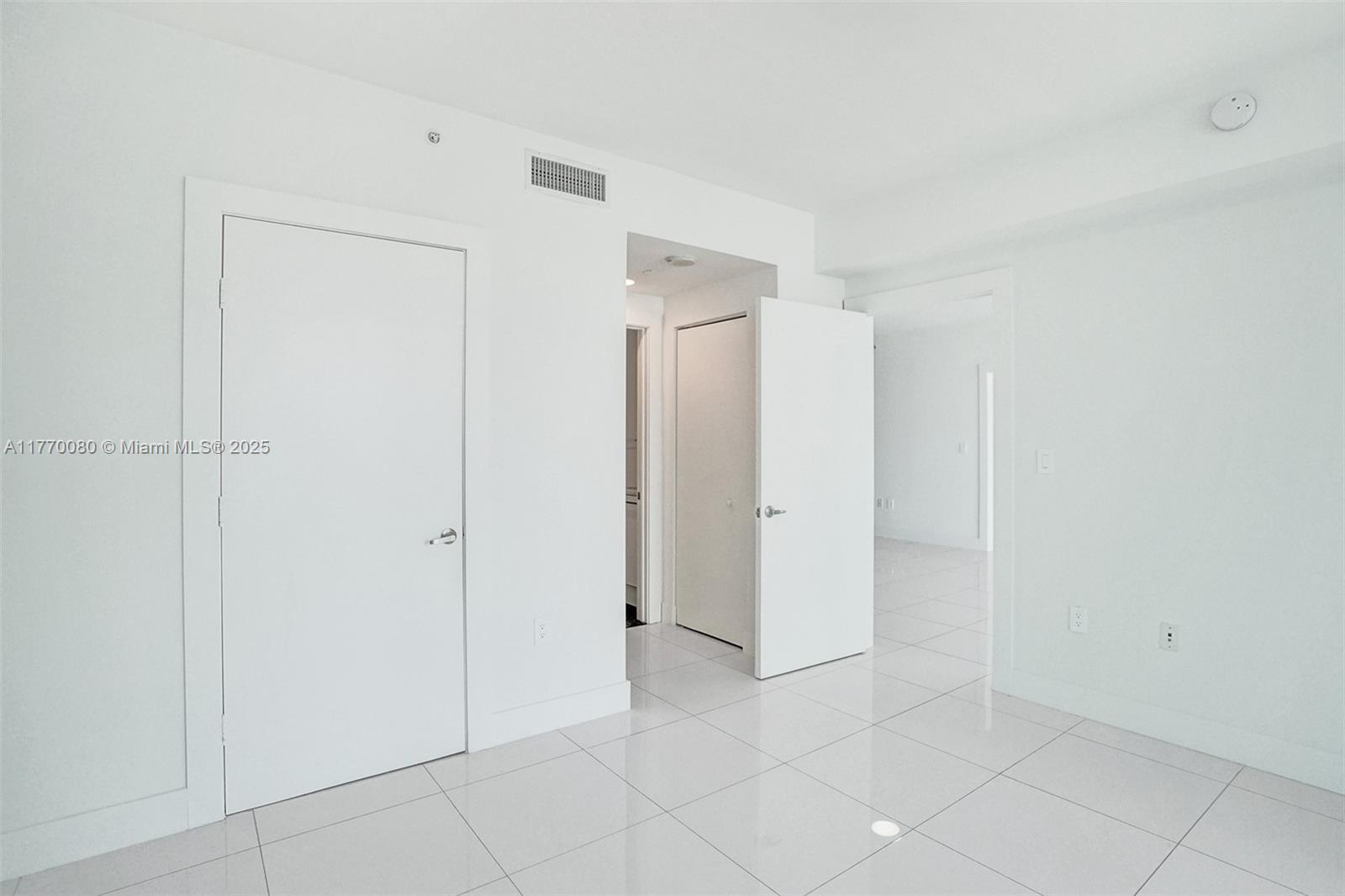 900 Biscayne Blvd #1808, Miami FL 33132