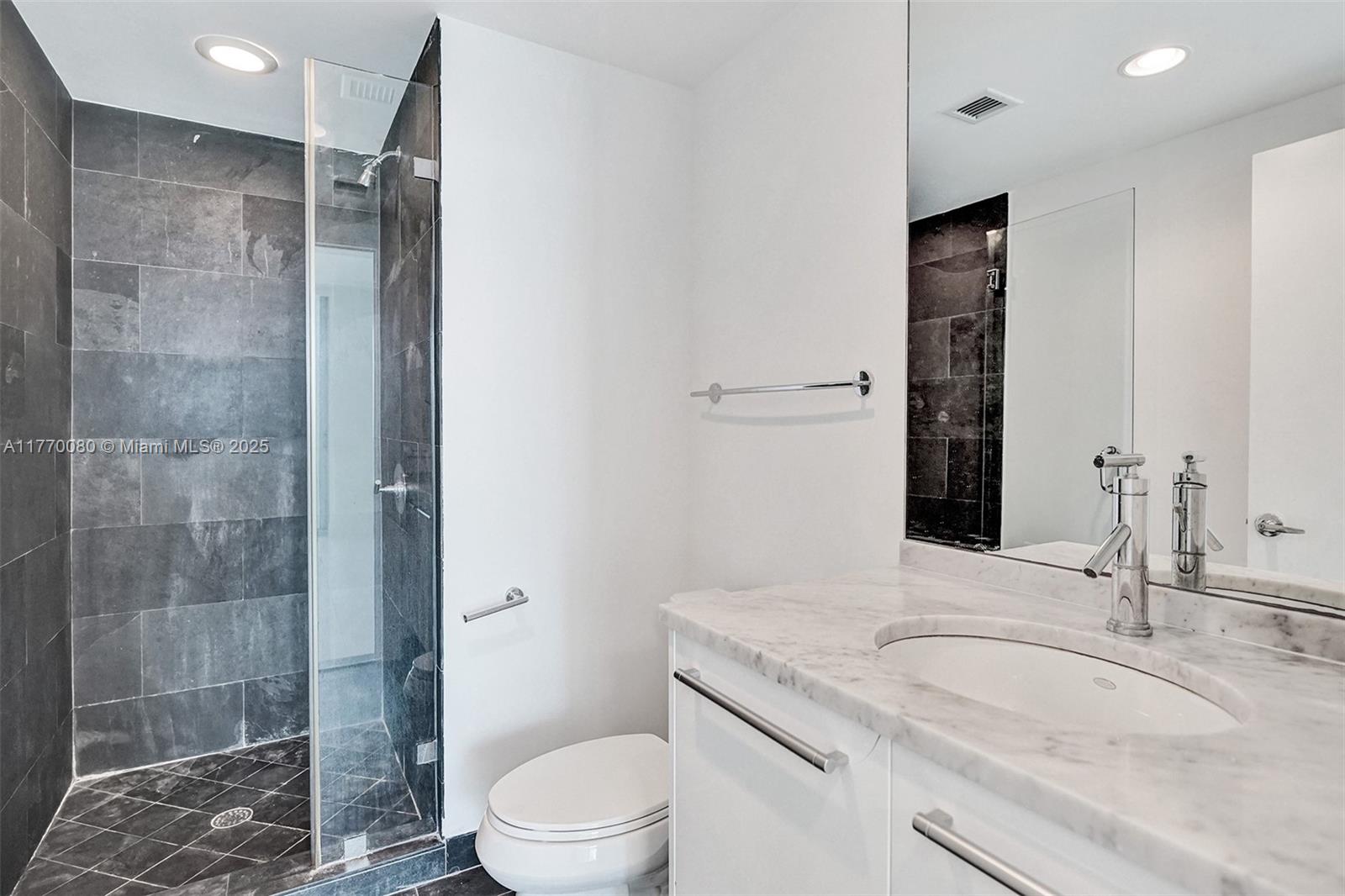 900 Biscayne Blvd #1808, Miami FL 33132