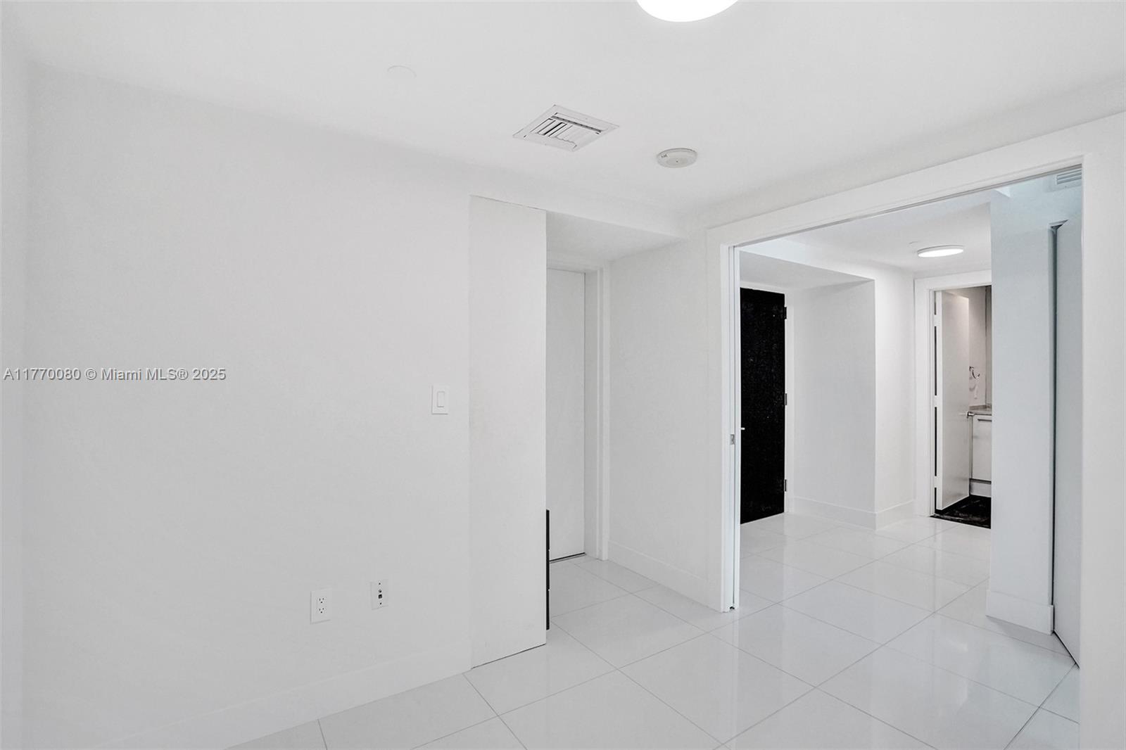 900 Biscayne Blvd #1808, Miami FL 33132