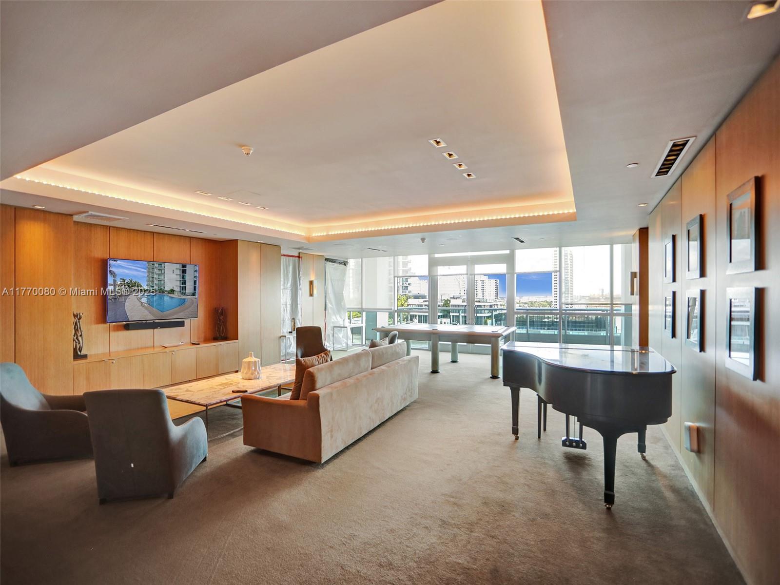 900 Biscayne Blvd #1808, Miami FL 33132