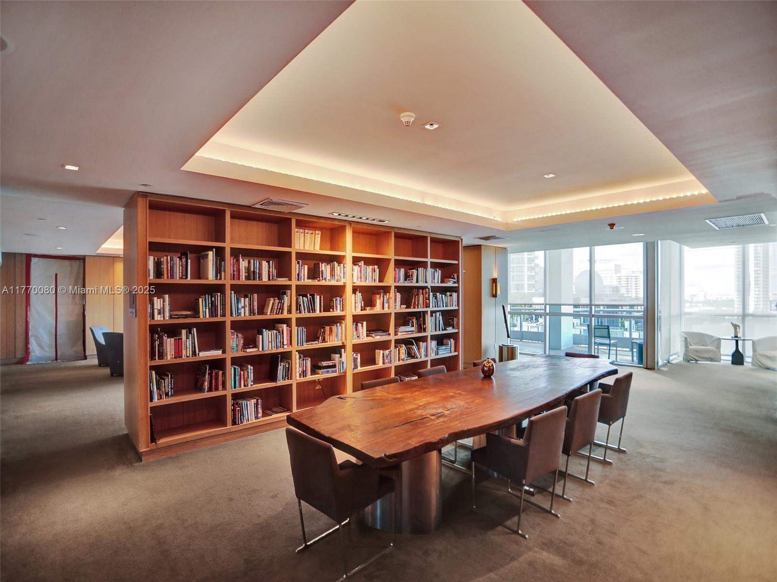 900 Biscayne Blvd #1808, Miami FL 33132