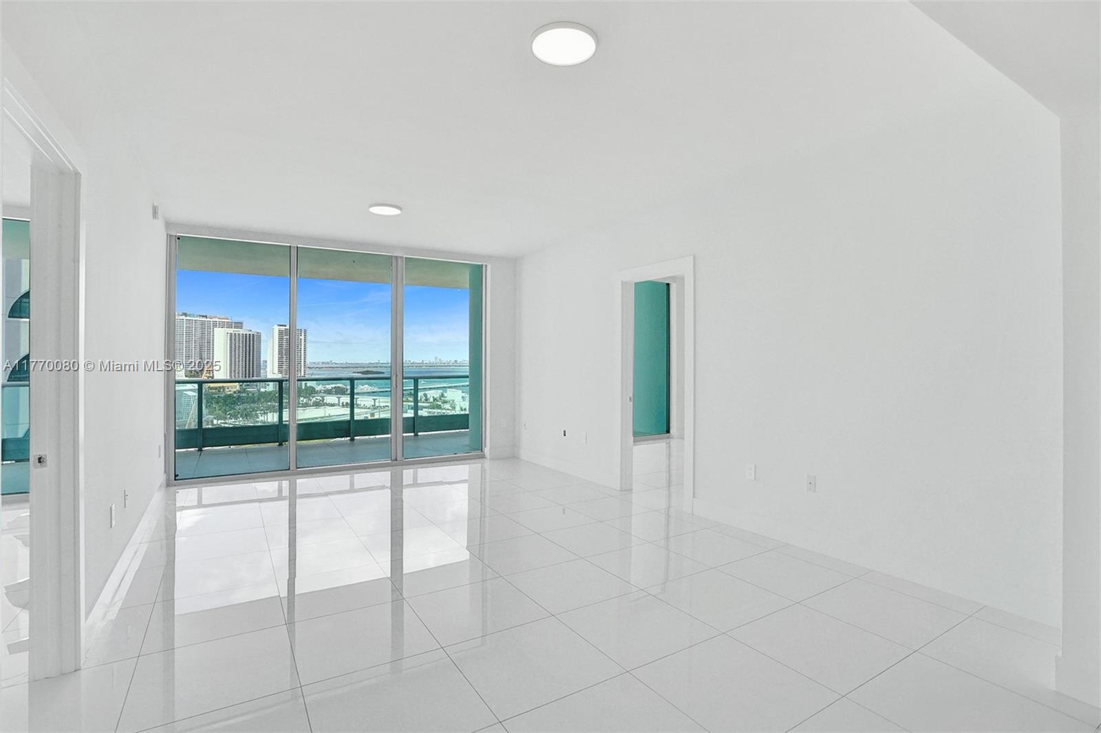 900 Biscayne Blvd #1808, Miami FL 33132