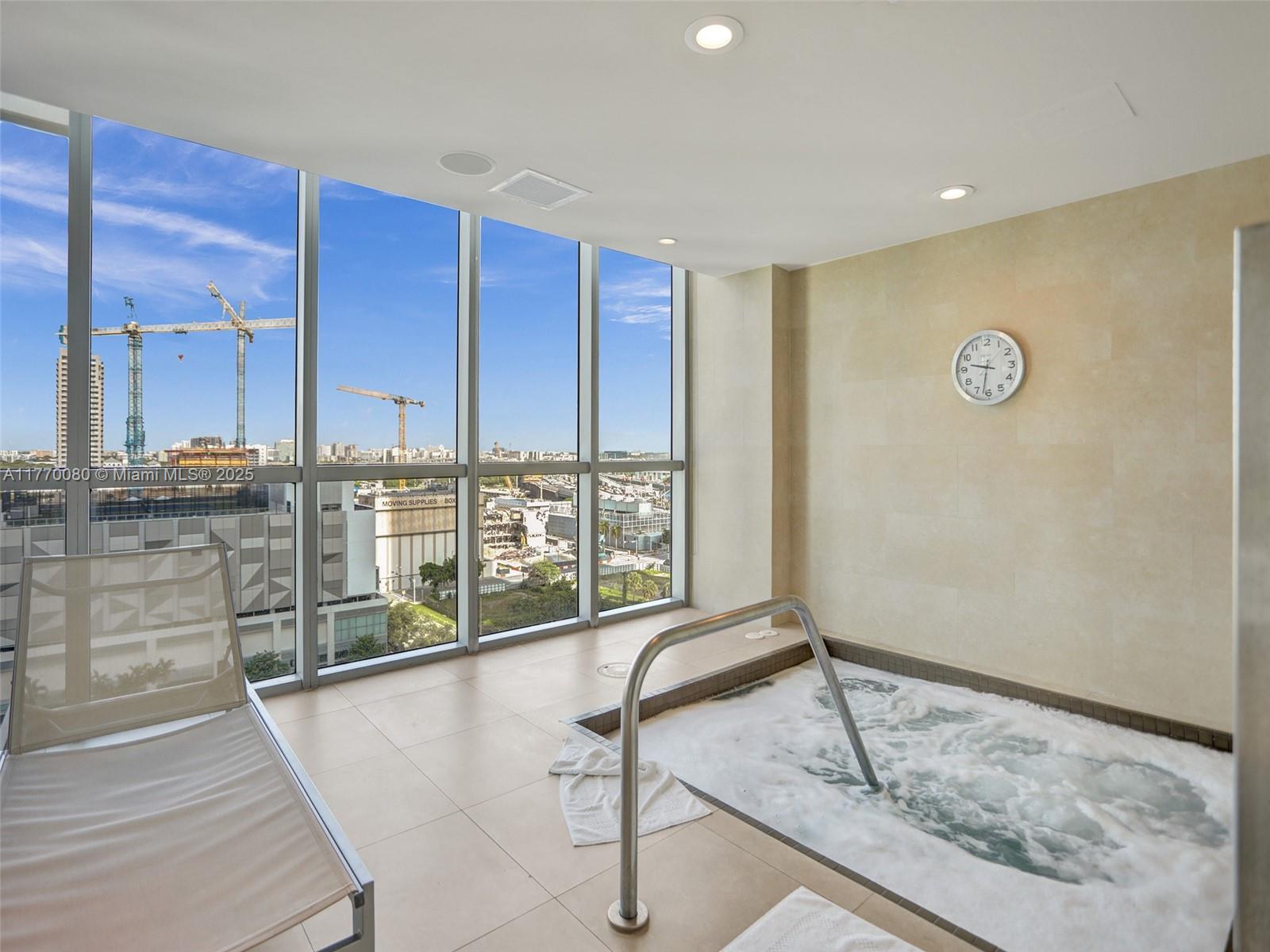 900 Biscayne Blvd #1808, Miami FL 33132
