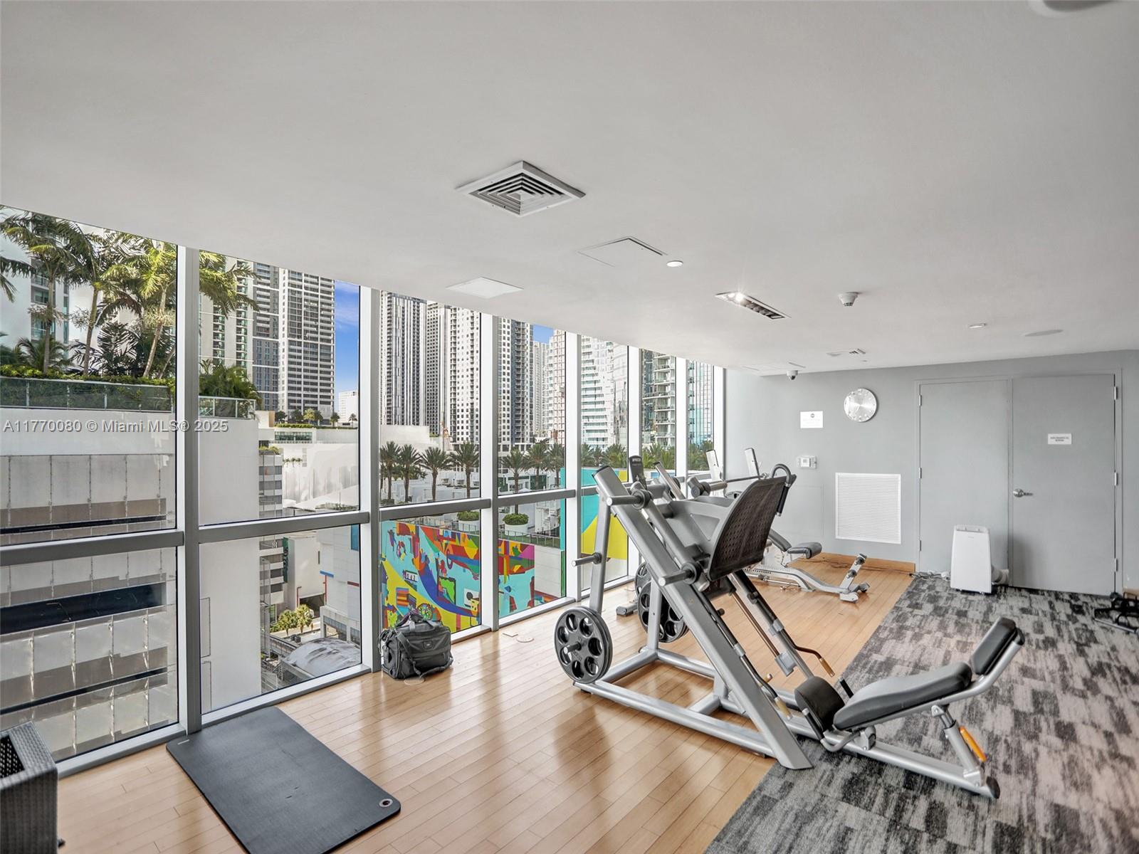 900 Biscayne Blvd #1808, Miami FL 33132