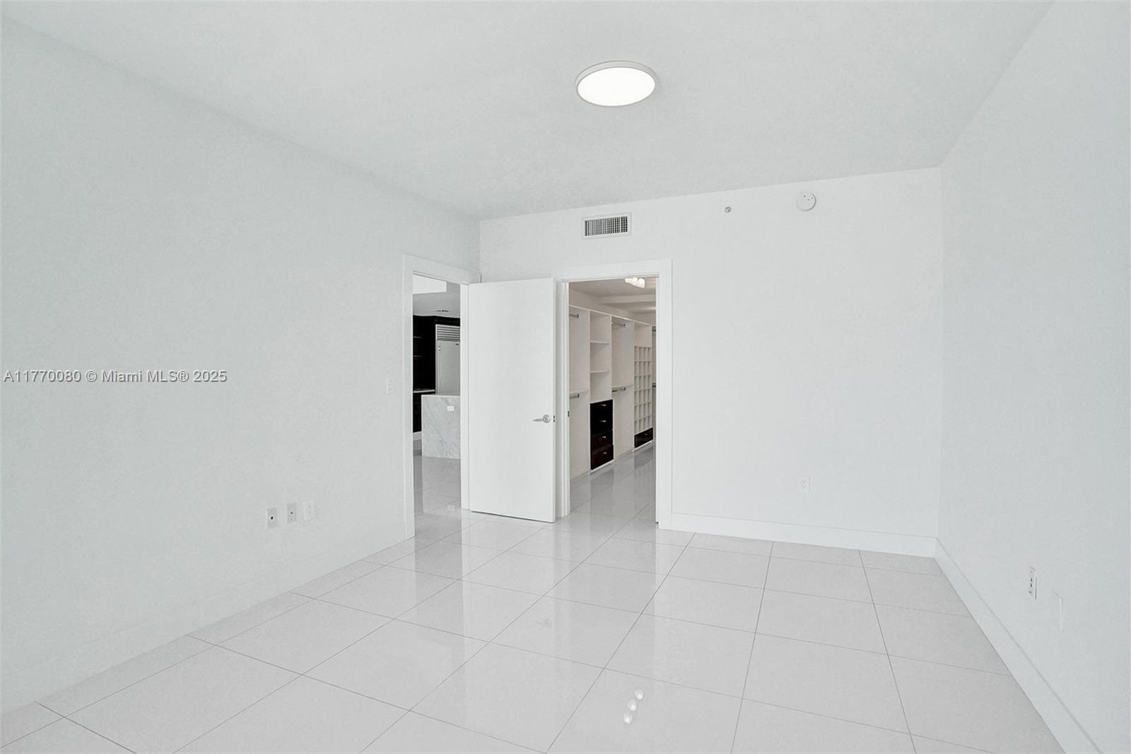 900 Biscayne Blvd #1808, Miami FL 33132
