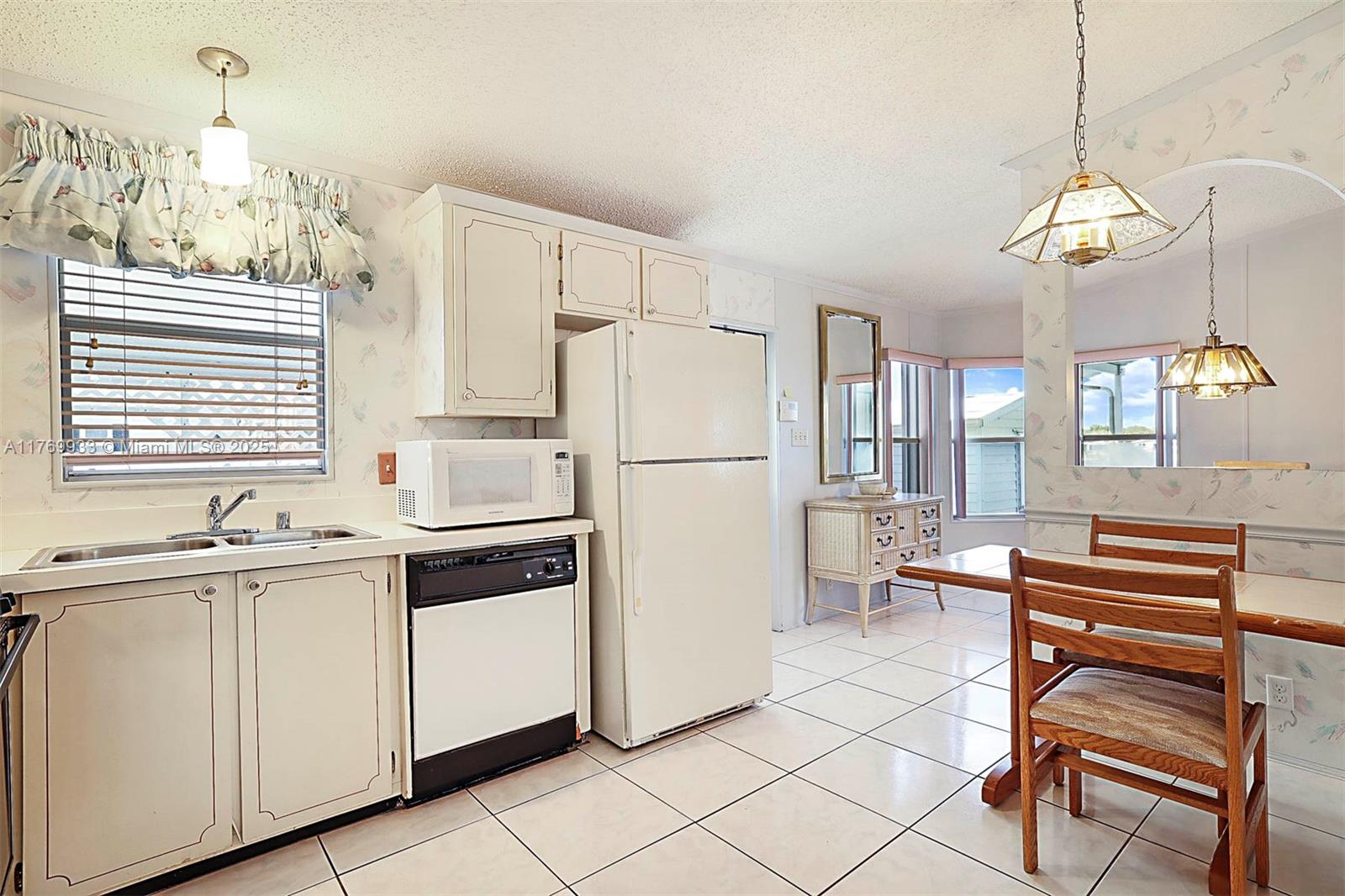 102 Lake Shore Dr, Pembroke Park, Florida image 15