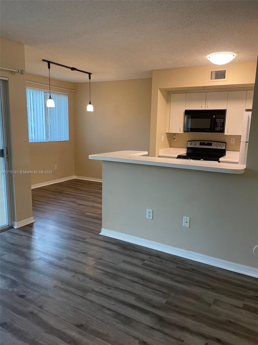 2640 S University Dr #113, Davie, Florida image 3