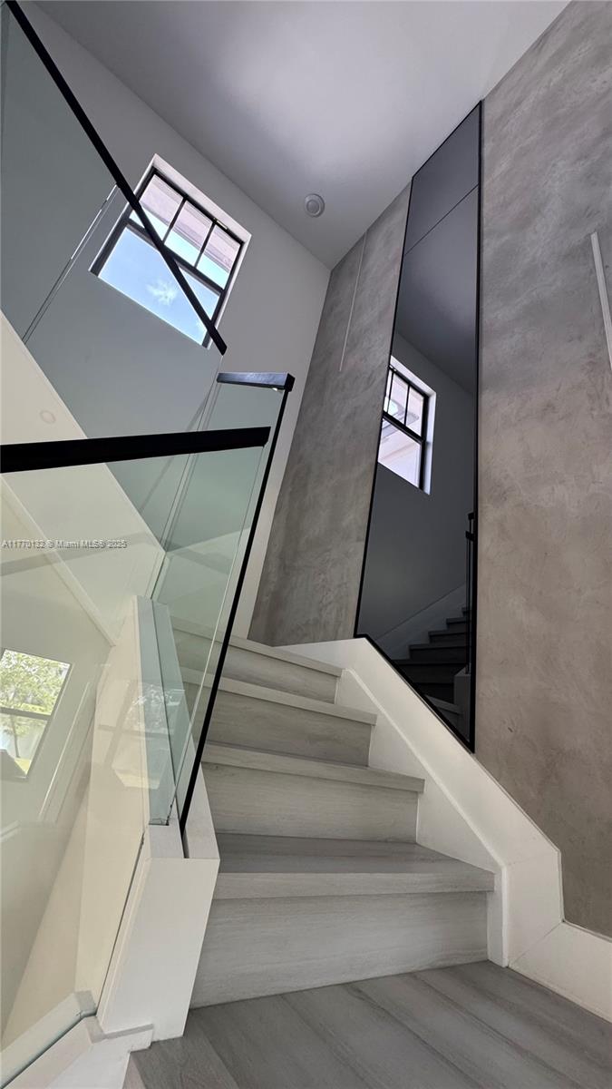 Listing Photo 10