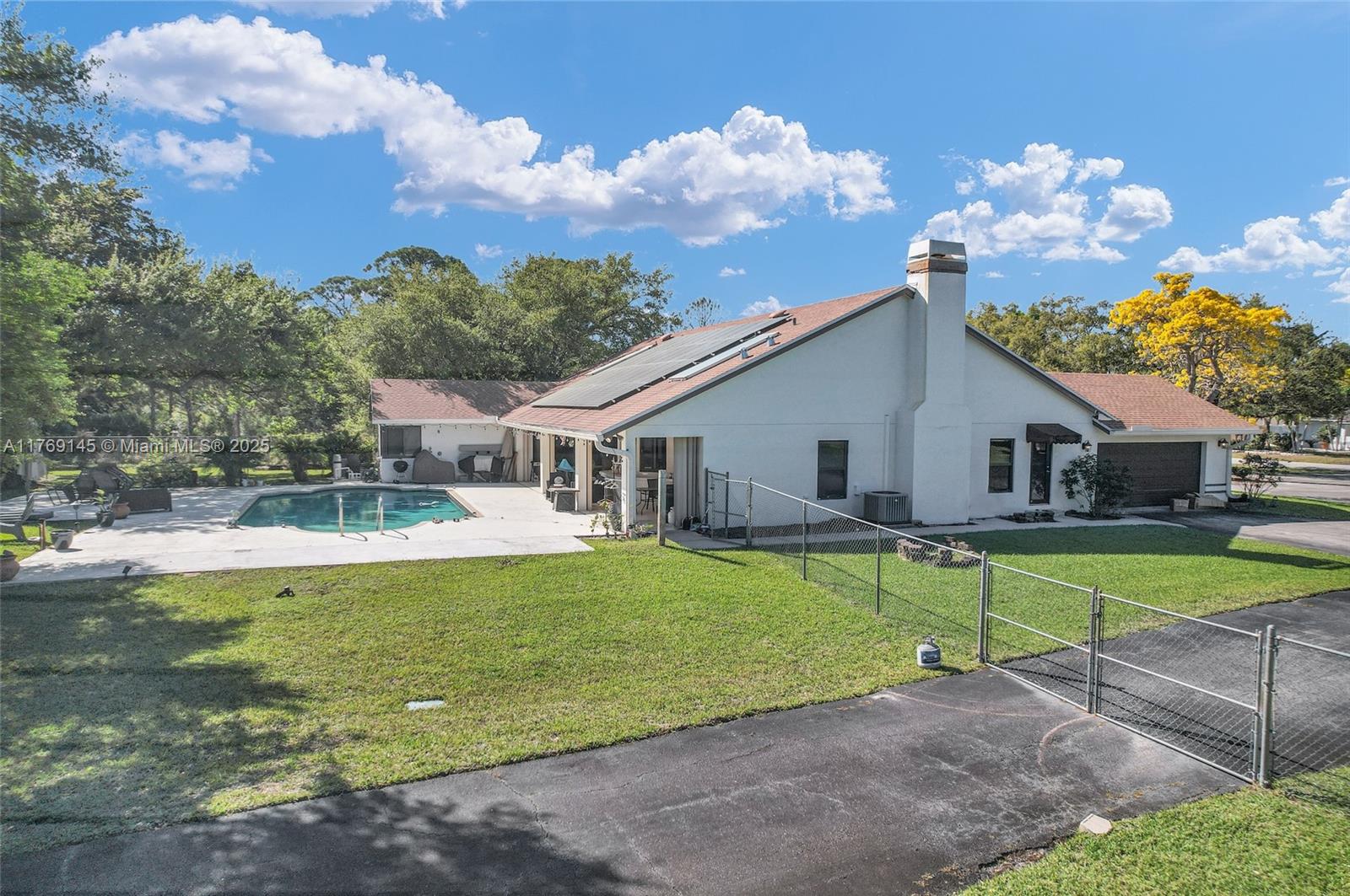 5270 NW 76th Pl, Pompano Beach, Florida image 6