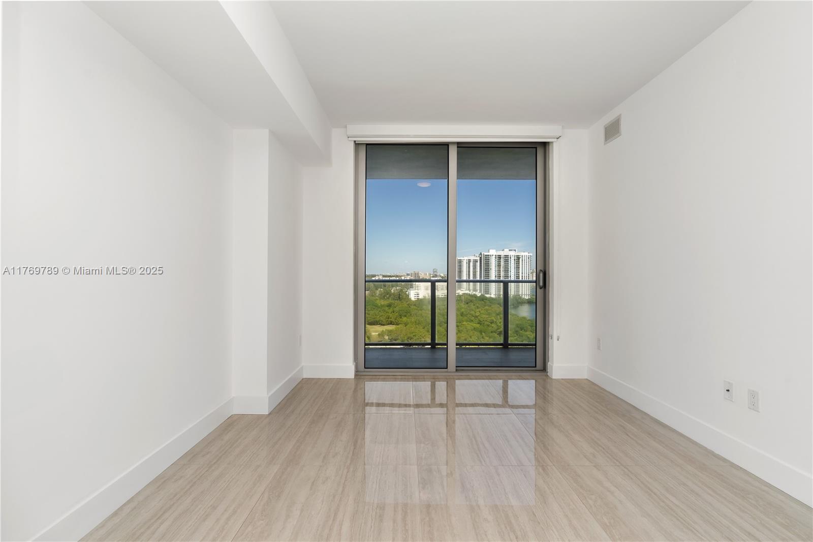 16385 Biscayne Blvd #1606, North Miami Beach, Florida image 24