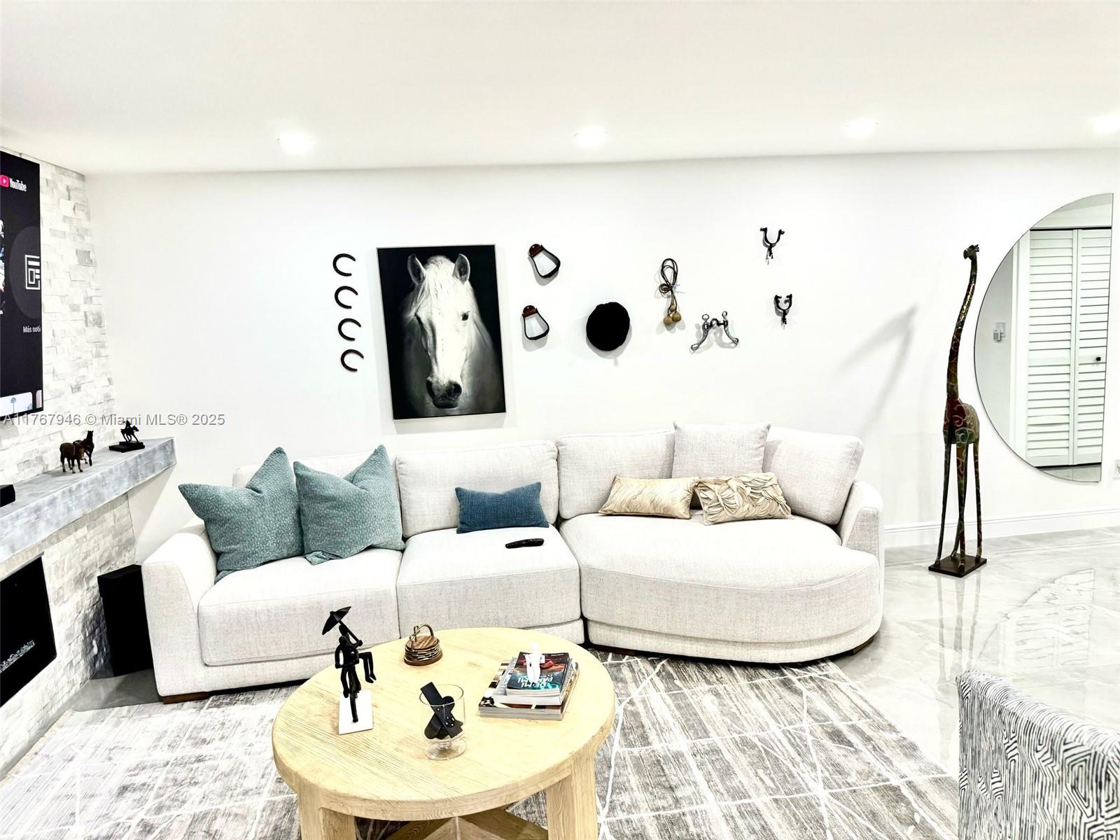 3559 Magellan Cir #326-2, Aventura, Florida image 7